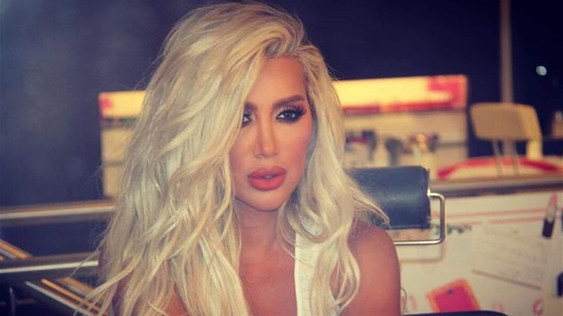 بالفيديو: مايا دياب تطلق النار من رشاش في الجرود
