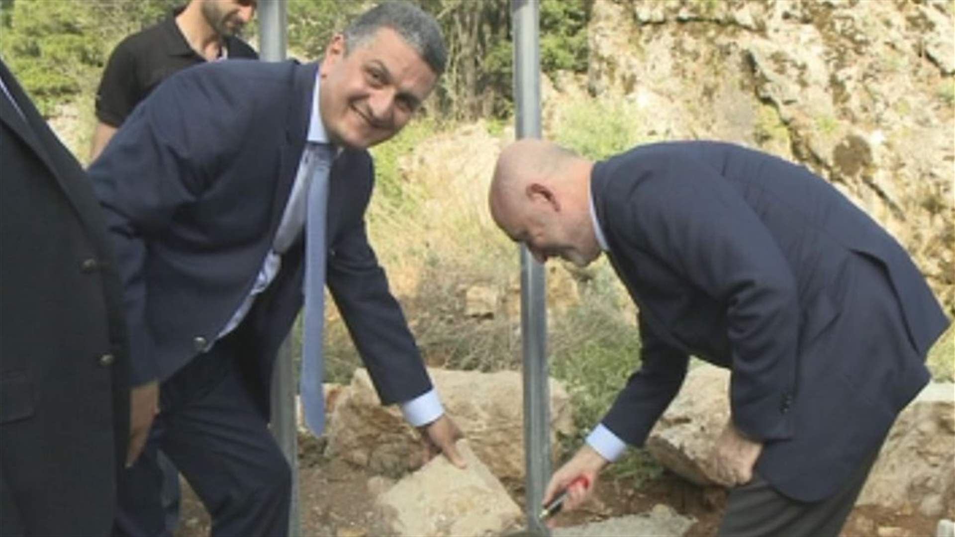 وضع حجر الأساس للقسم الثاني لطريق إهمج اللقلوق