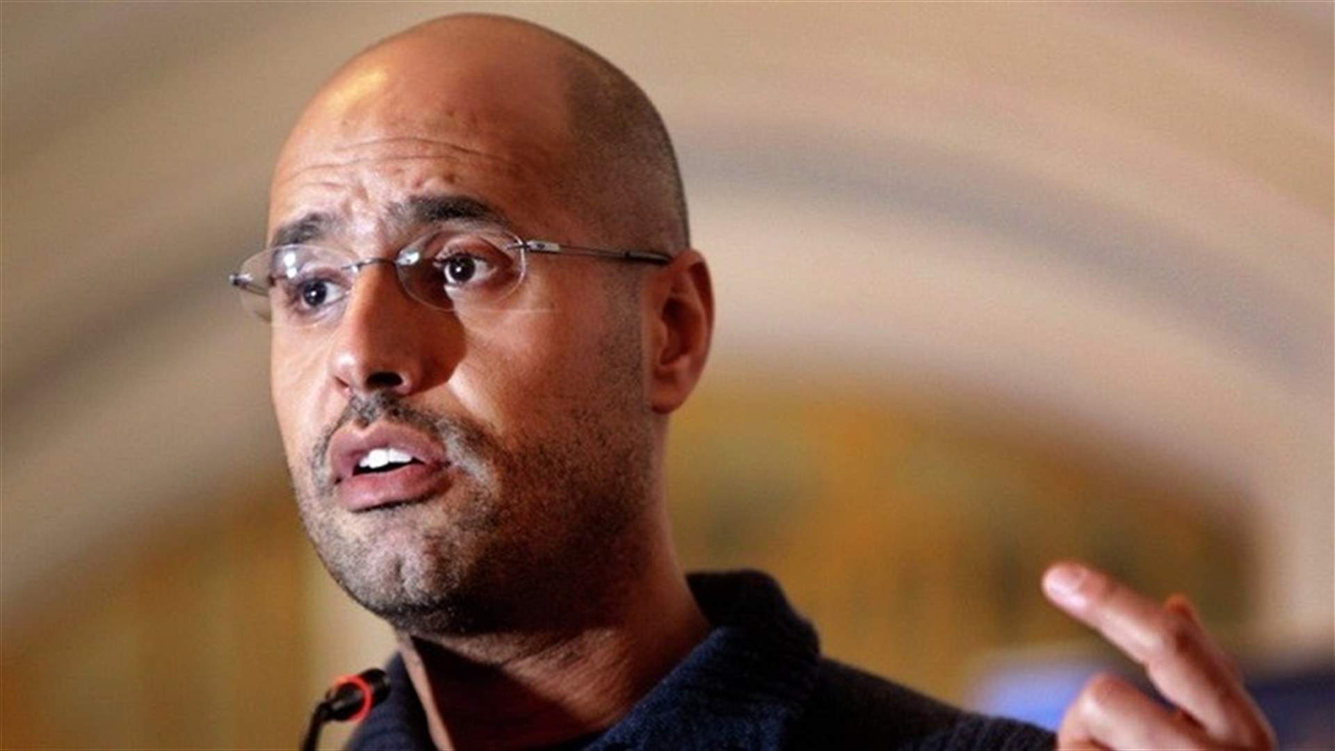 القذافي لا يزال مطلوبا في طرابلس