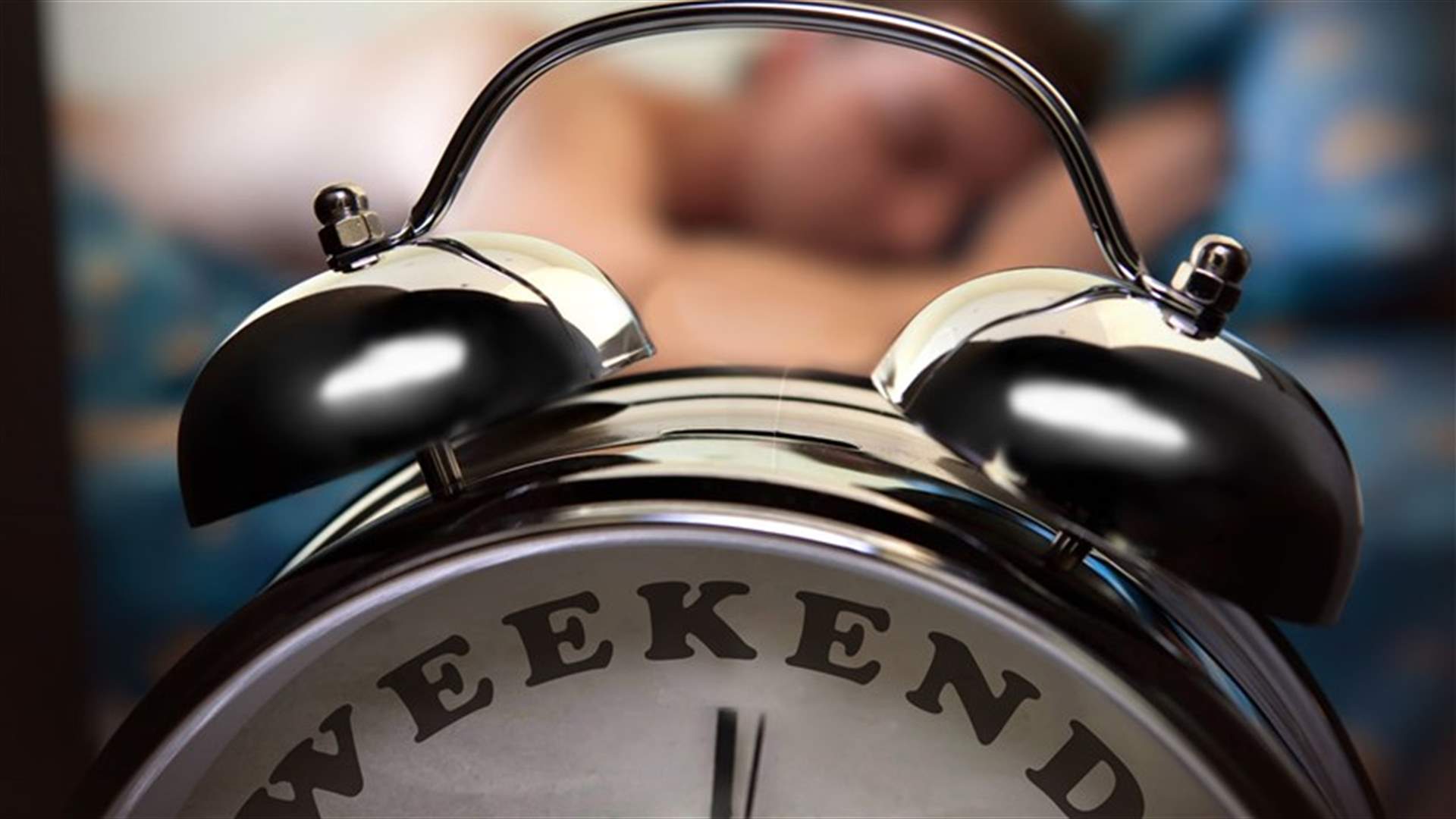 Sleeping-In On Weekends Linked To Lower Body Weight