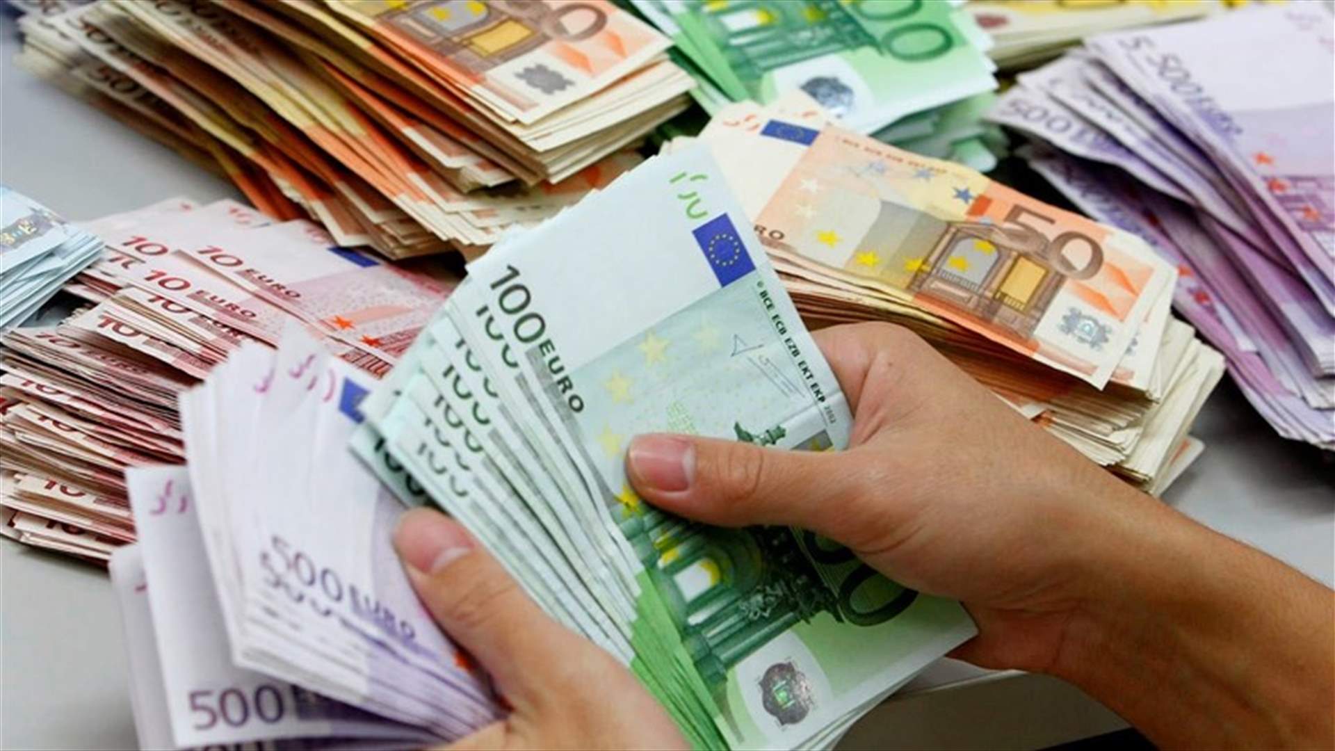 بالتفاصيل – هكذا تم ضبط أكثر من مليون يورو بسيارة شقيقين من أصل لبناني في فرنسا