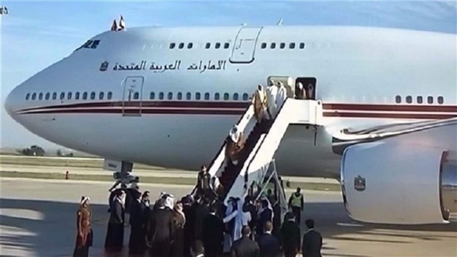 قبيل مغادرته البلاد... ألقي القبض عليه على سلّم الطائرة!