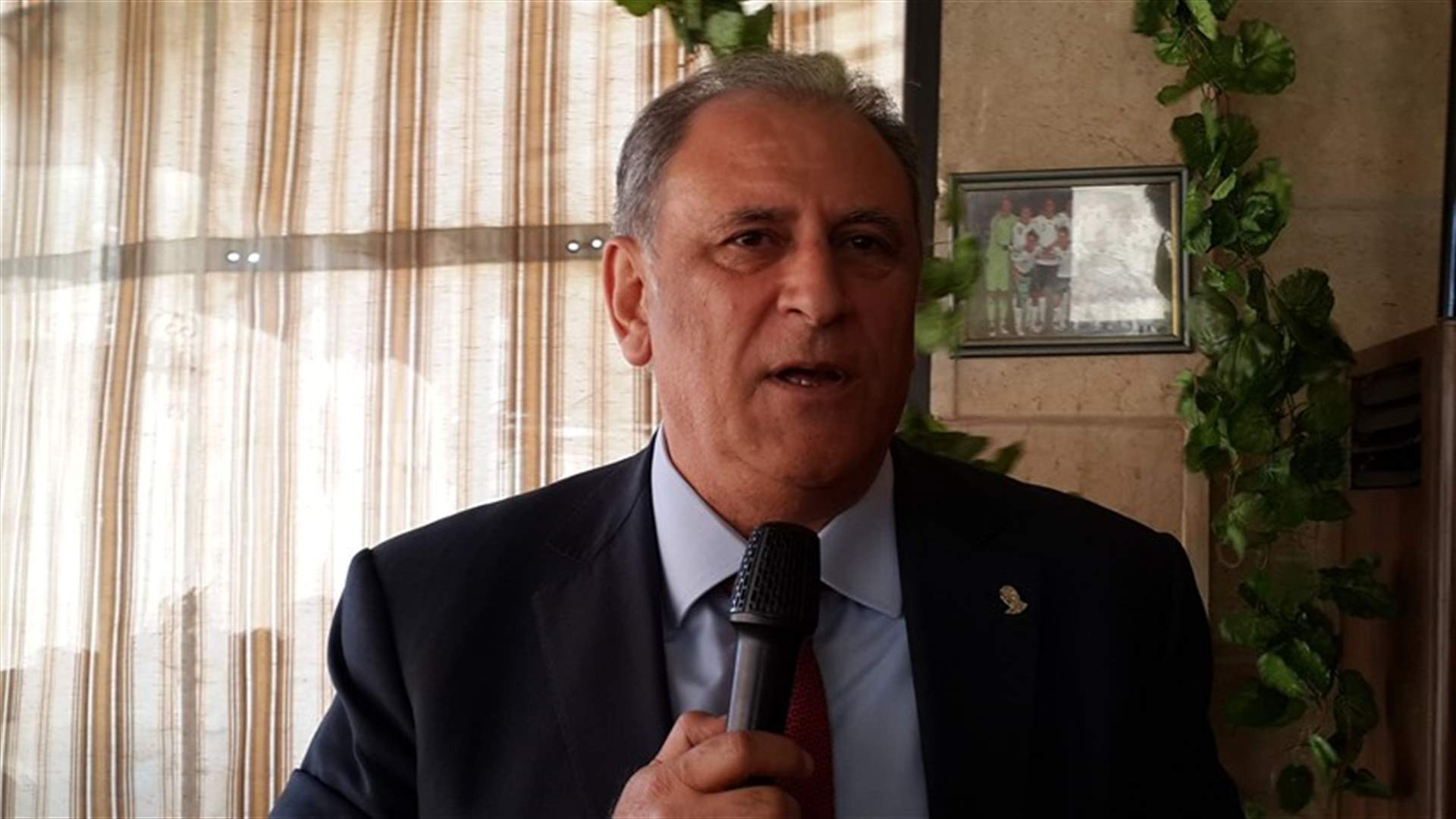 الجراح يمنع الـLBCI والجديد من دخول وزارة الاتصالات