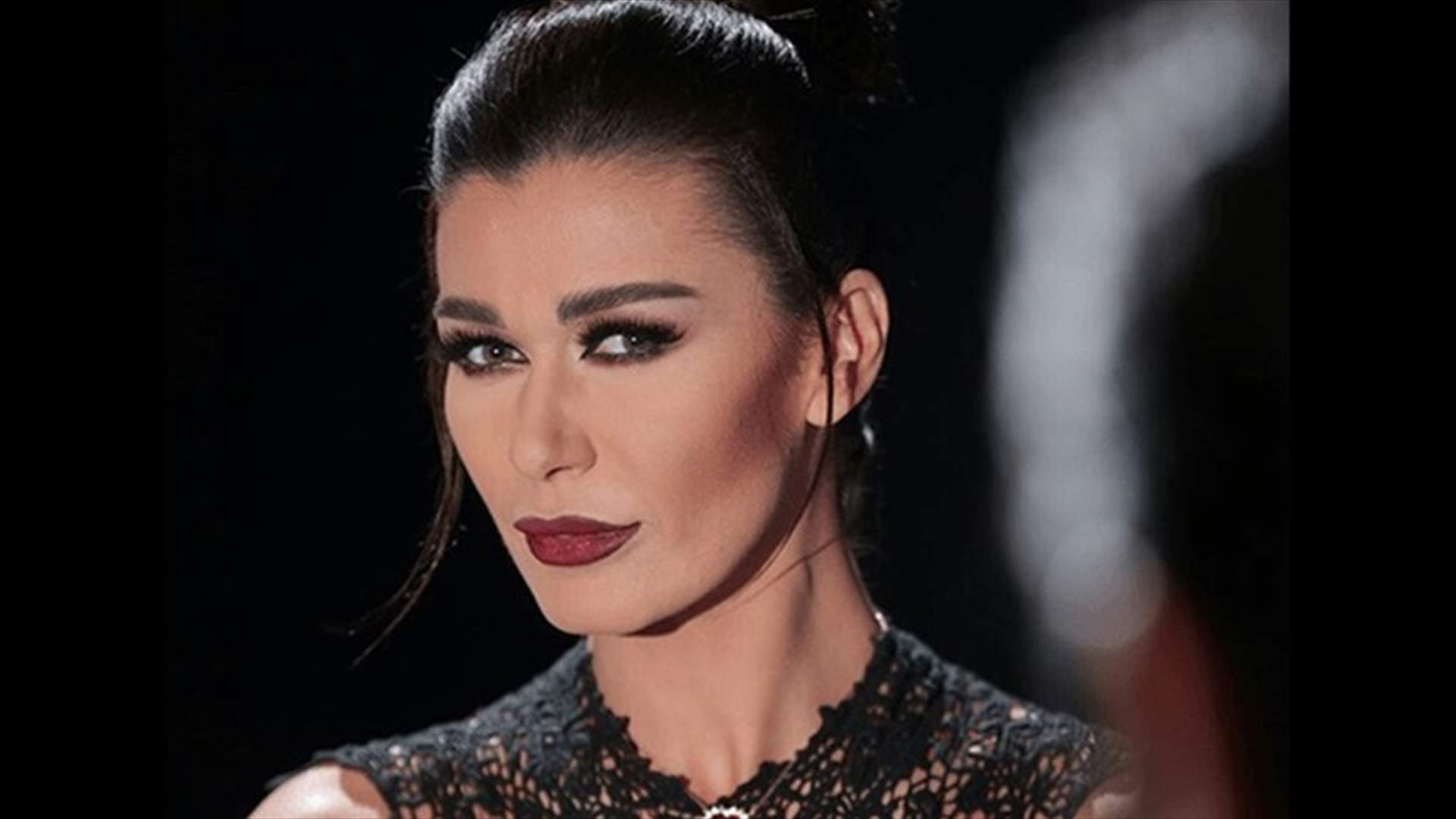 نادين الراسي: "مخبَّى تحت شِعار الشَّرف وبالمِخفي كلّ شي بيصير"