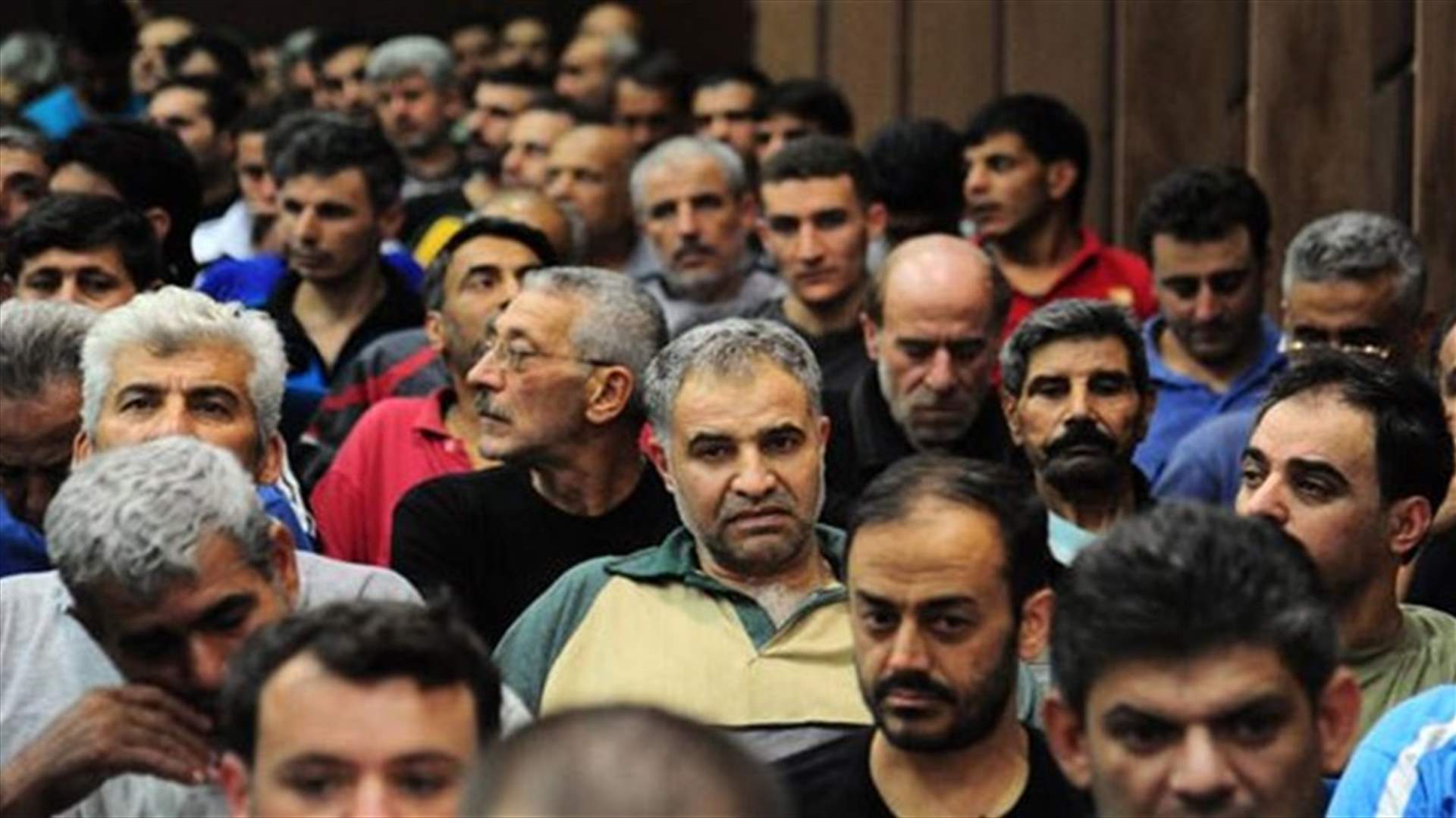 الحكومة السورية تفرج عن 672 سجينا...