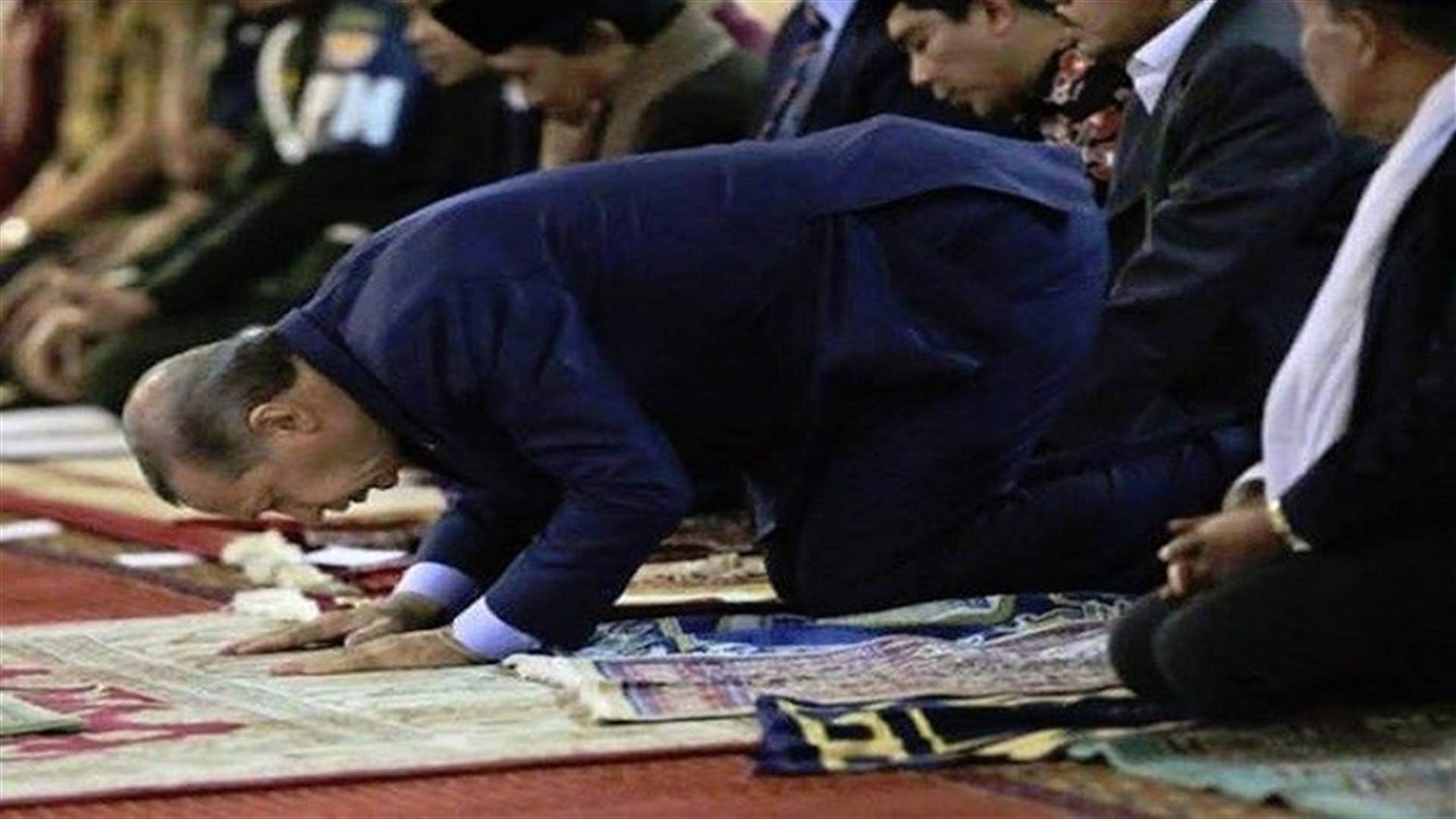 هذا ما حصل مع اردوغان في المسجد خلال صلاة العيد