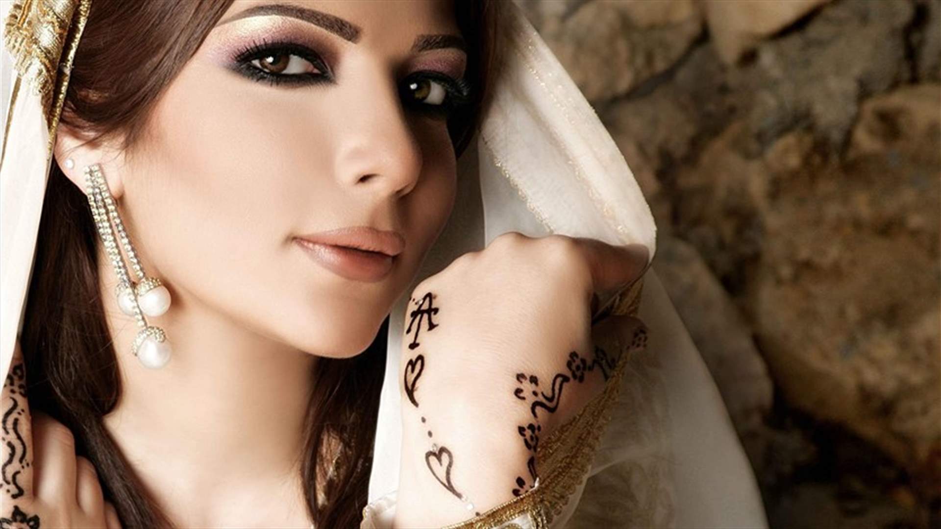 تفاصيل توقيف الفنانة اصالة في مطار بيروت...وهذا ما كشفته في إفادتها