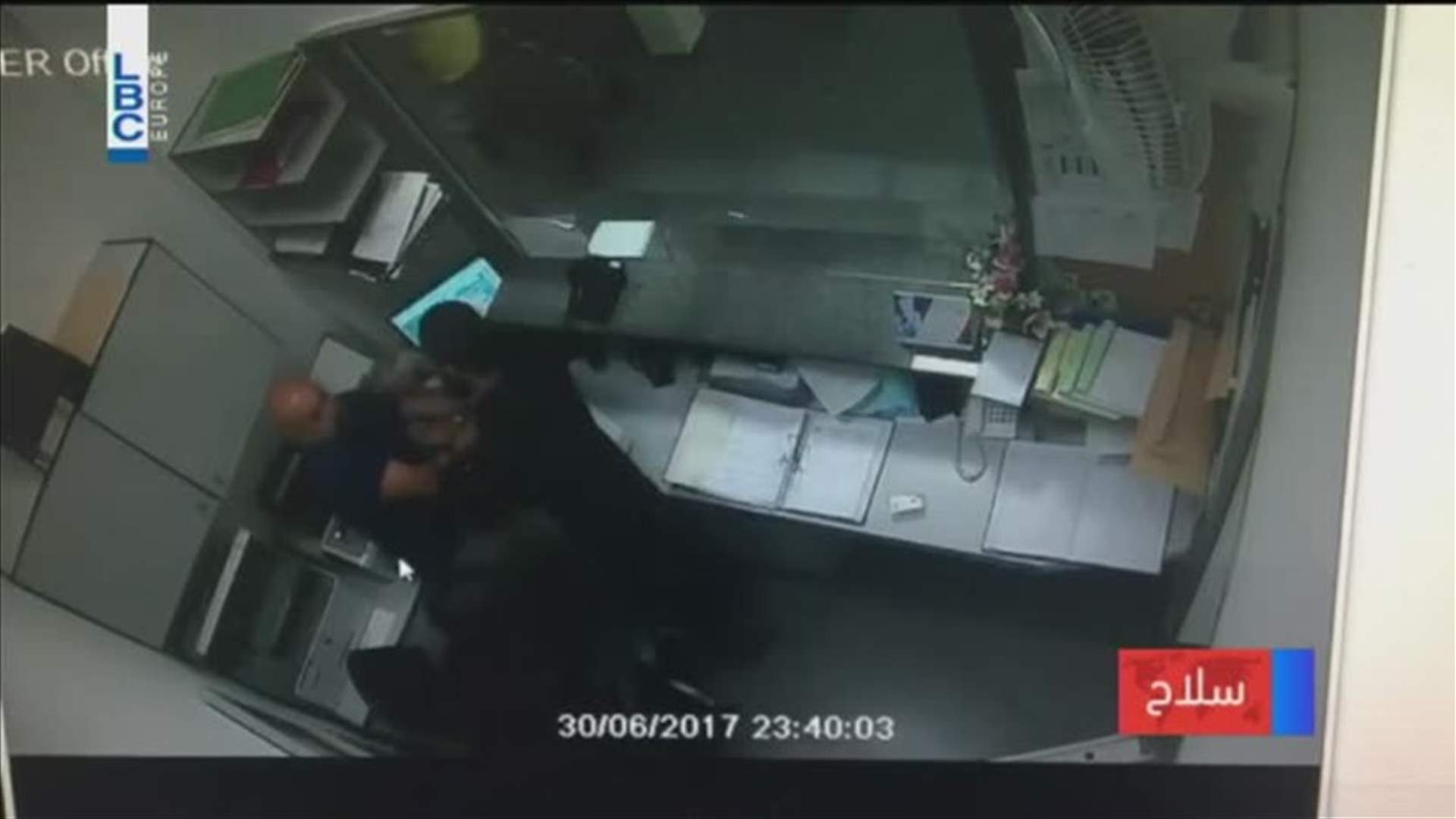 ريمون لم يعلم أن الزفاف الذي سيصوره في بتغرين سيكون نقمة عليه ...