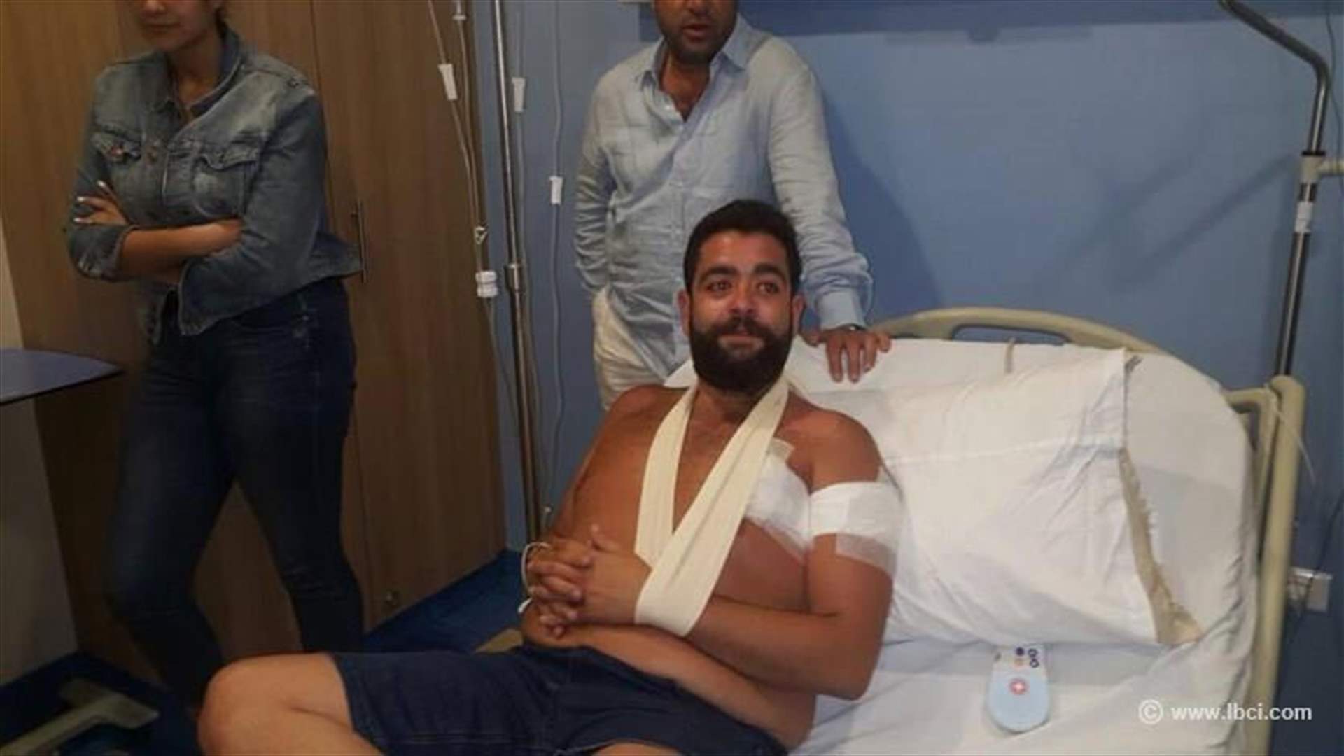 بالصور- طعنه بالسكين 3 مرات في زحلة...وما علاقة السيارة؟