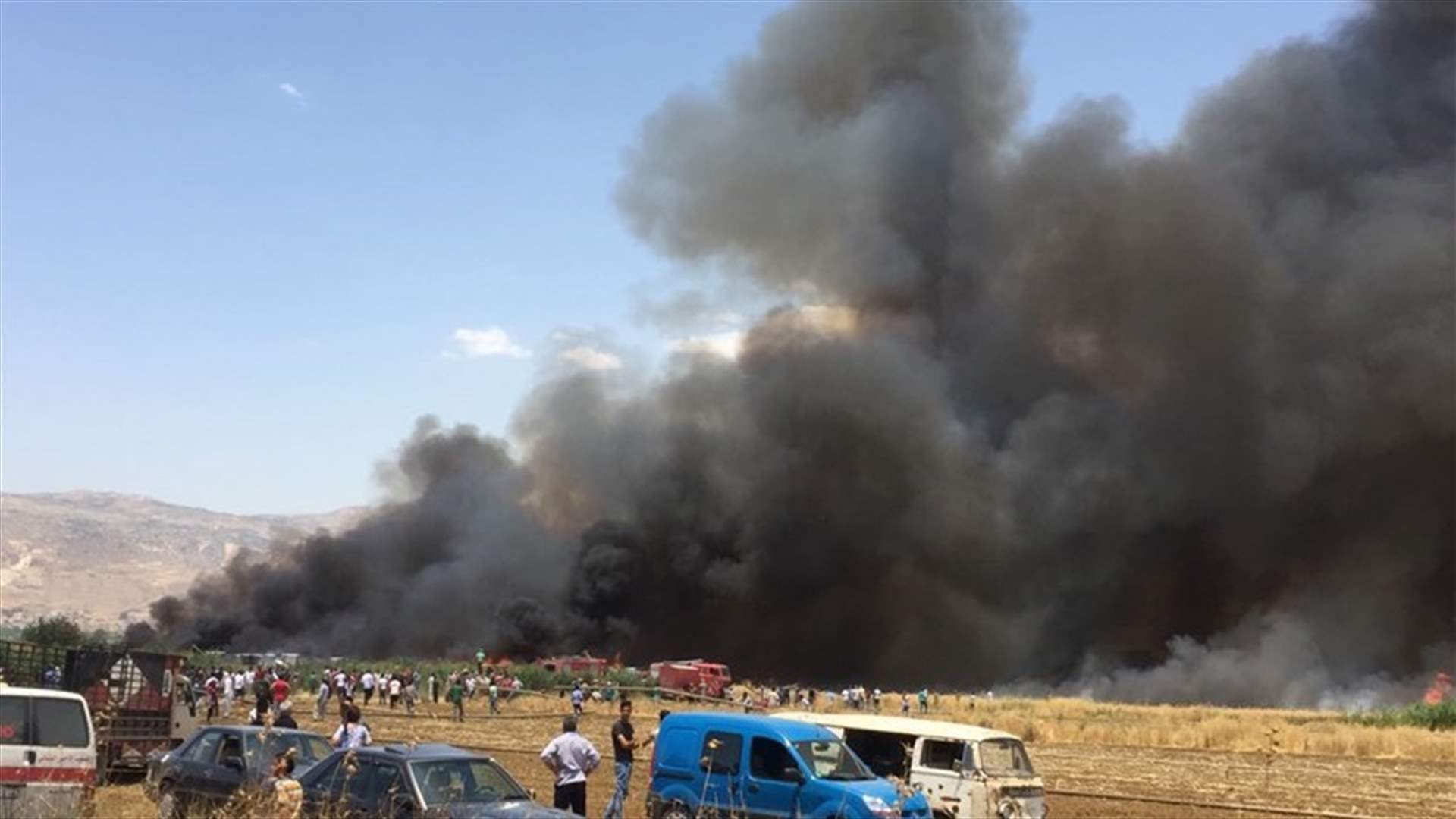 Huge fire erupts in refugee camp in Qab Elias, casualties reported