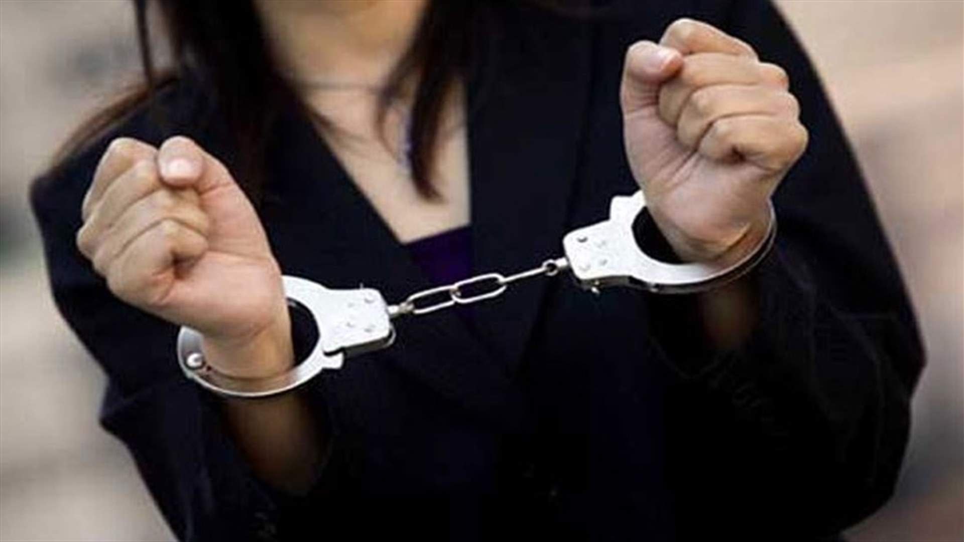القبض على ثلاث نساء...في بنغلادش