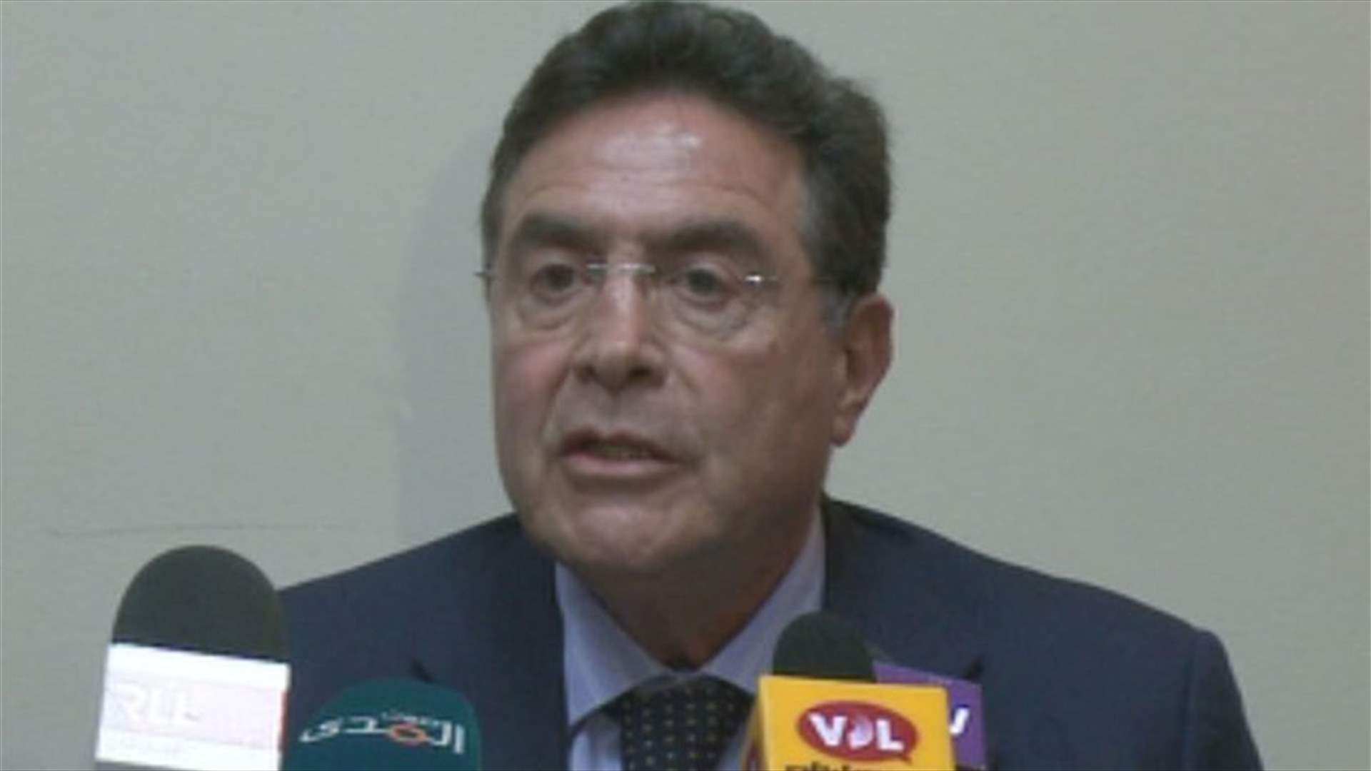 Minister Tueni visits al-Bwar hospital, listens to employees’ demands