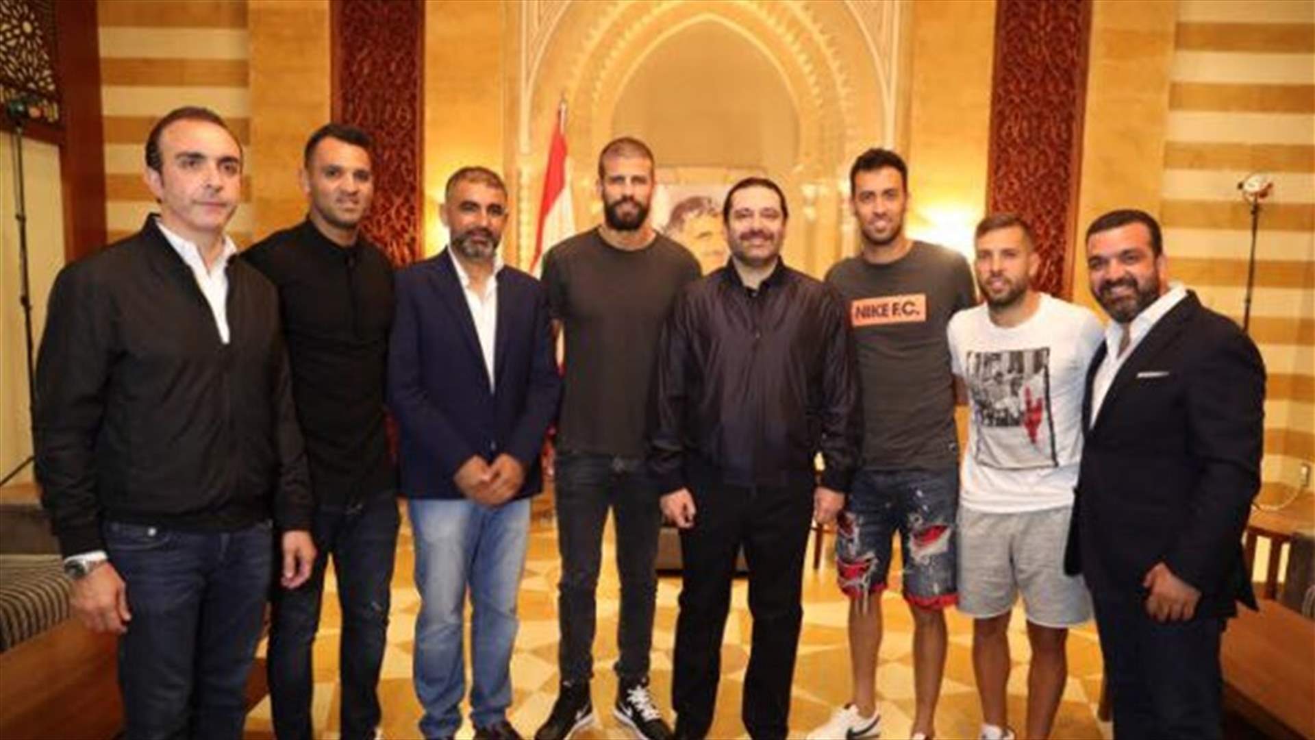 بالصور - هكذا استقبل الرئيس الحريري نجوم برشلونة