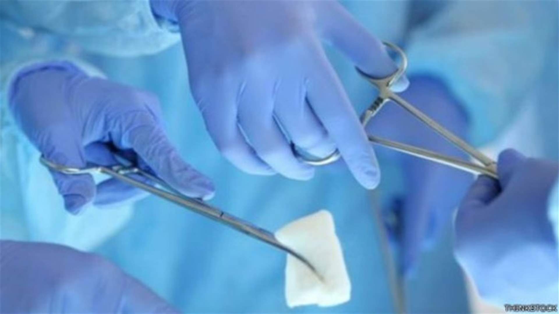بالصورة - للمرة الأولى في لبنان...إجراء عملية جراحية نادرة في طرابلس!