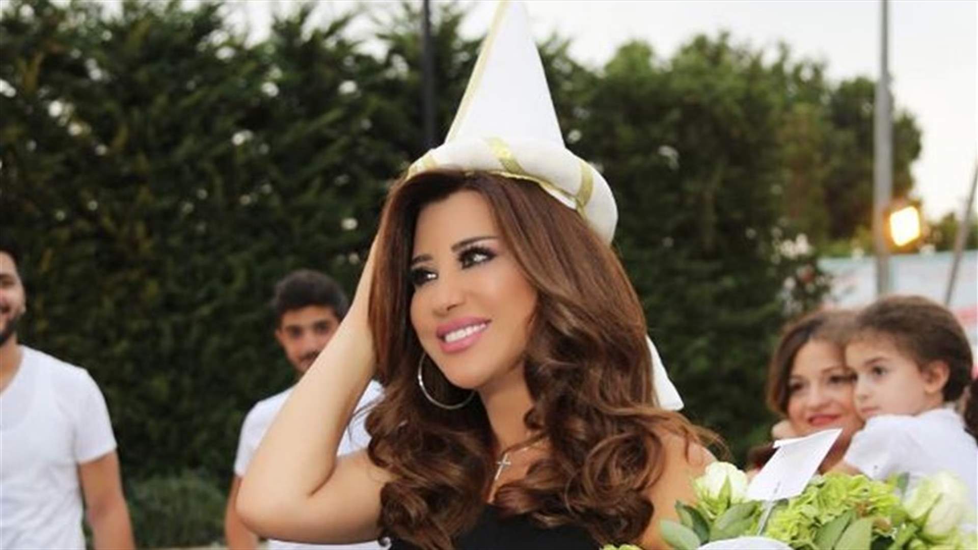 بالصورة: نحافة خصر نجوى كرم تصدم الجمهور.. حقيقة أم فوتوشوب؟