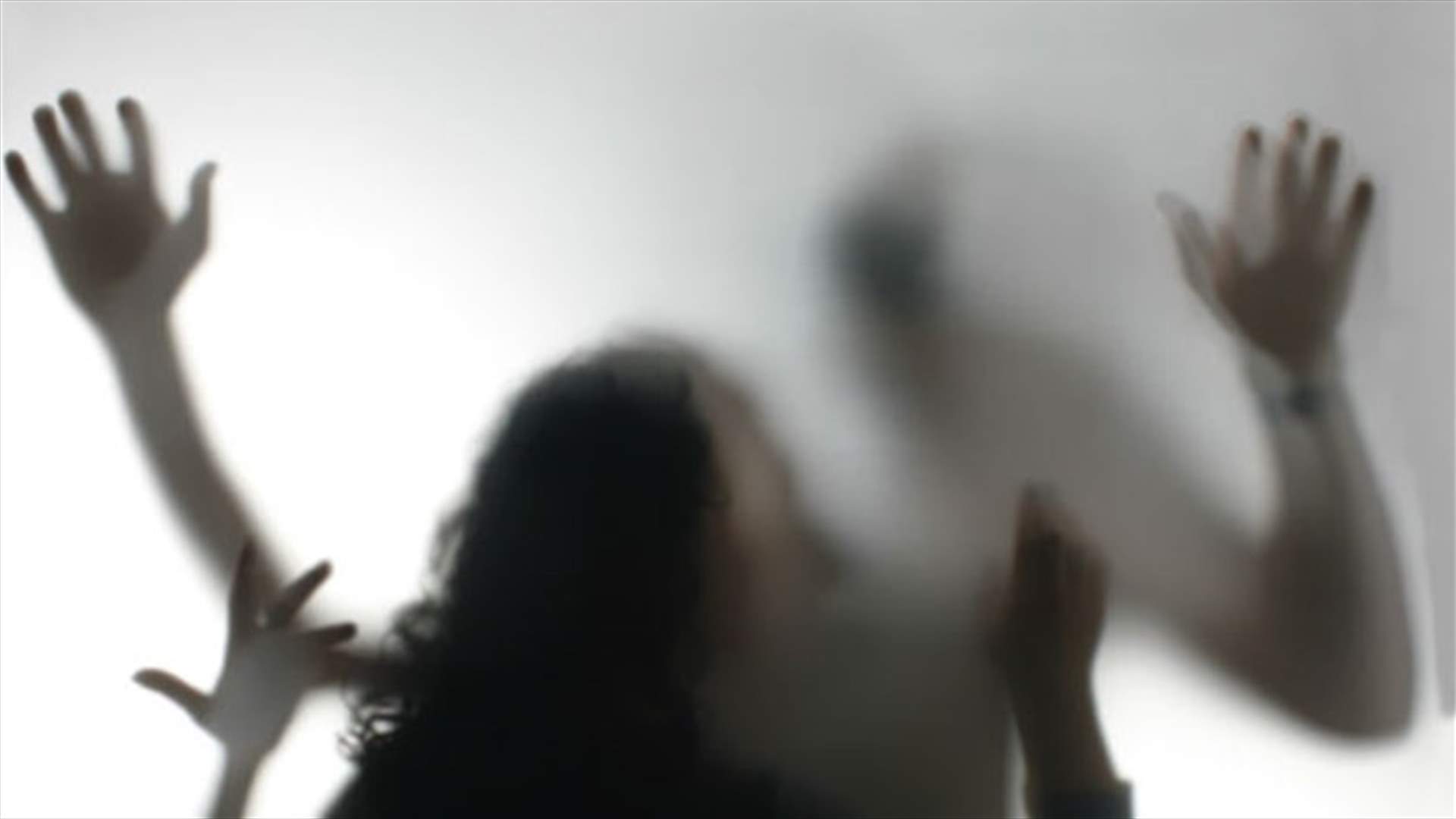 الحكم بالسجن على مراهقة تعرّضت للاغتصاب... لأنها أنجبت طفلاً ميتاً!