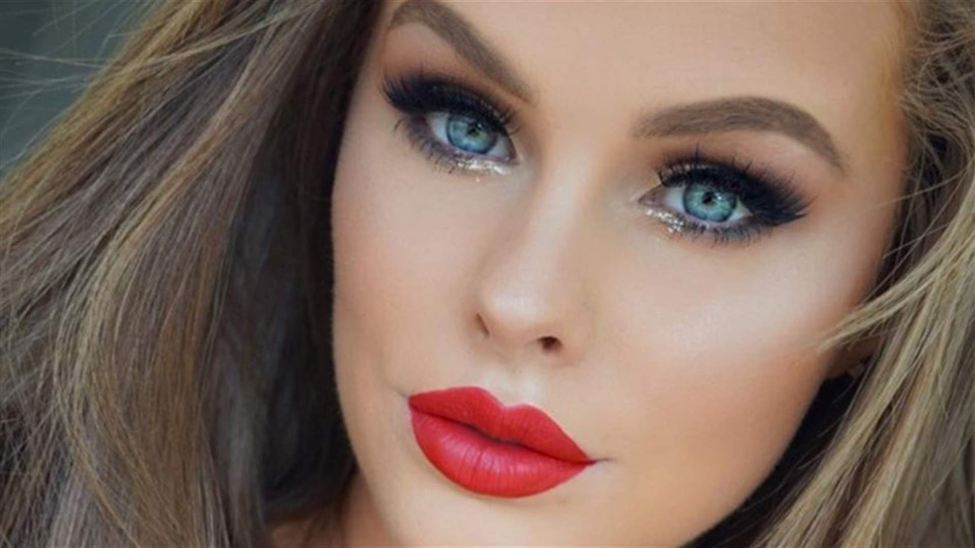 بالفيديو - حسناء يوتيوب صوّرت عملية جراحية في دماغها... ماذا حدث لها تحت مبضع الجراح؟