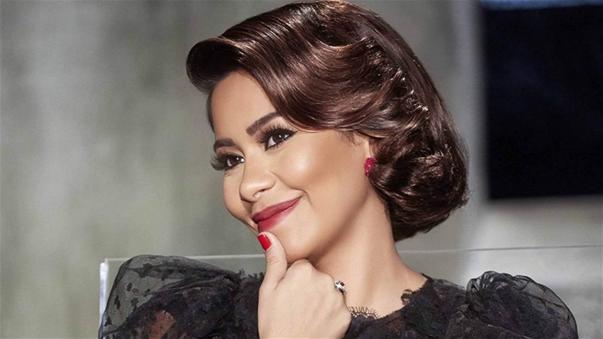 بالصور: شيرين عبد الوهاب على طبيعتها ومن دون مكياج!