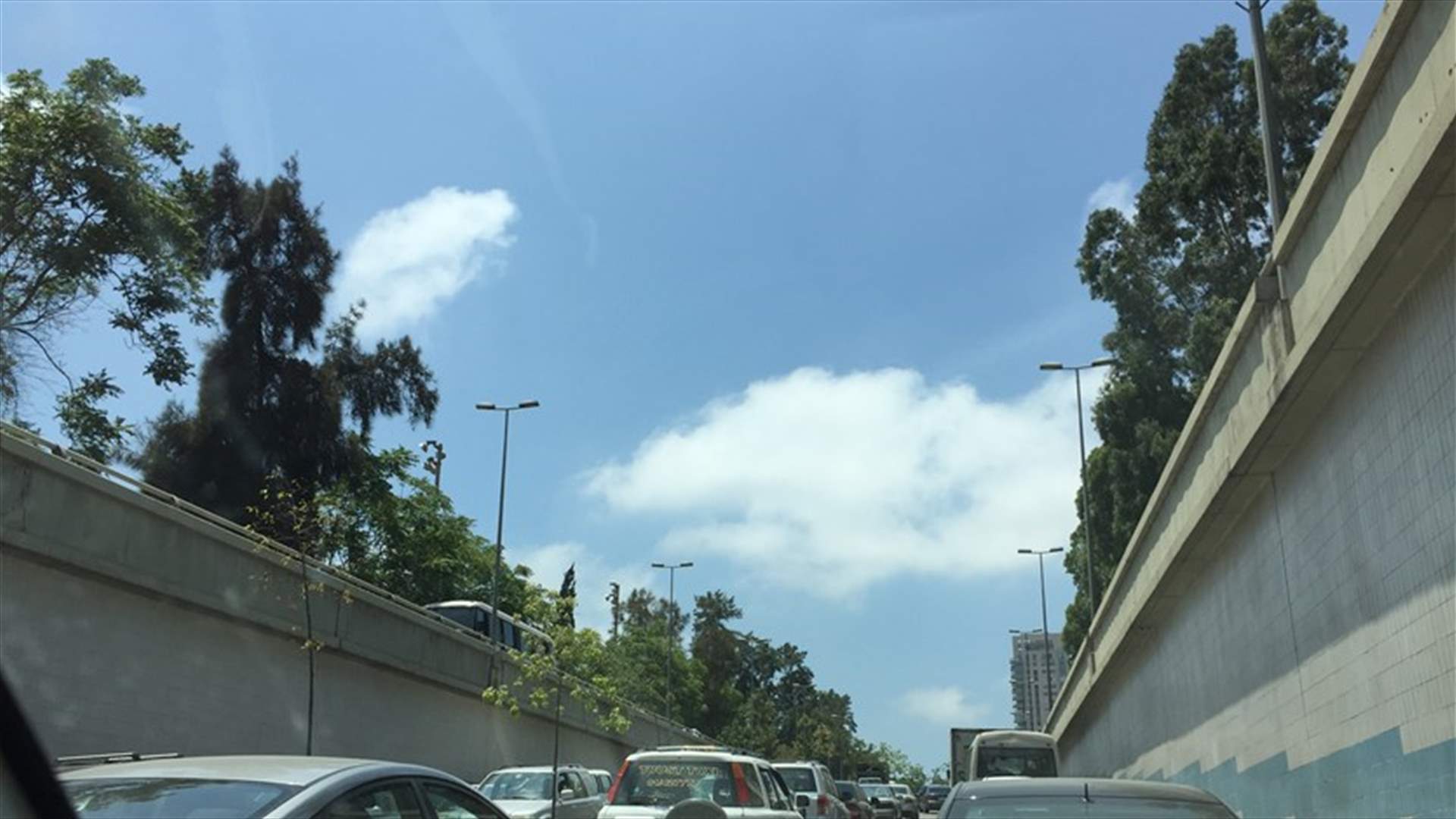 سجن كبير "طرقات لبنان"