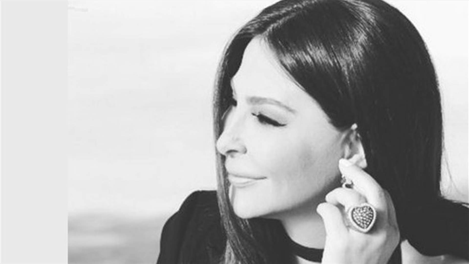 بالصورة: نجم في منزل إليسا