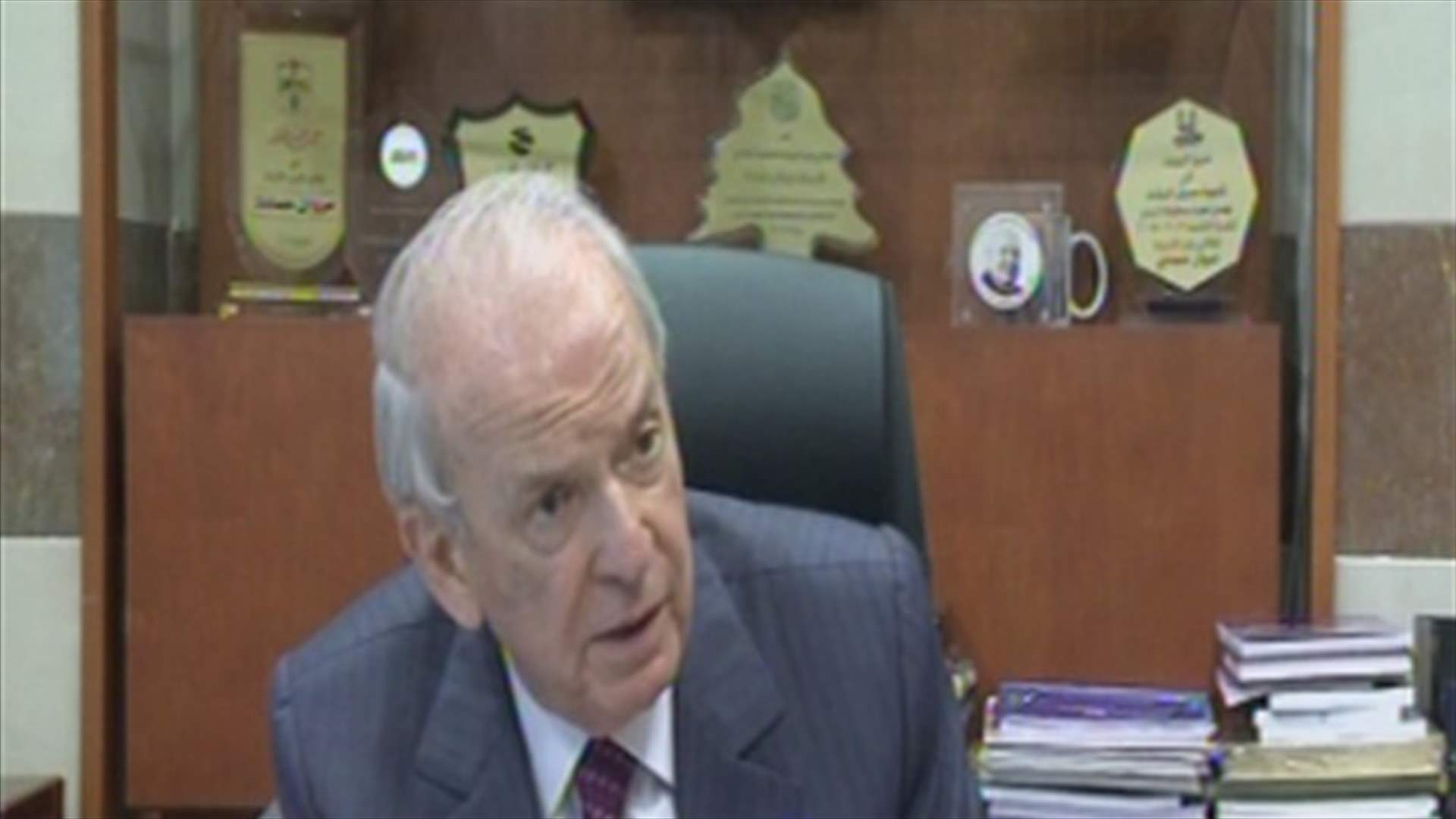 AULIB ترد على حمادة