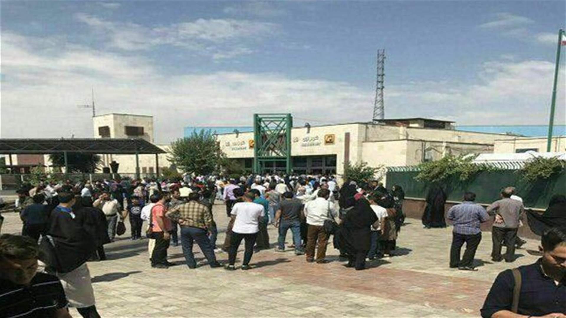 الشرطة تقتل مهاجما في مترو طهران