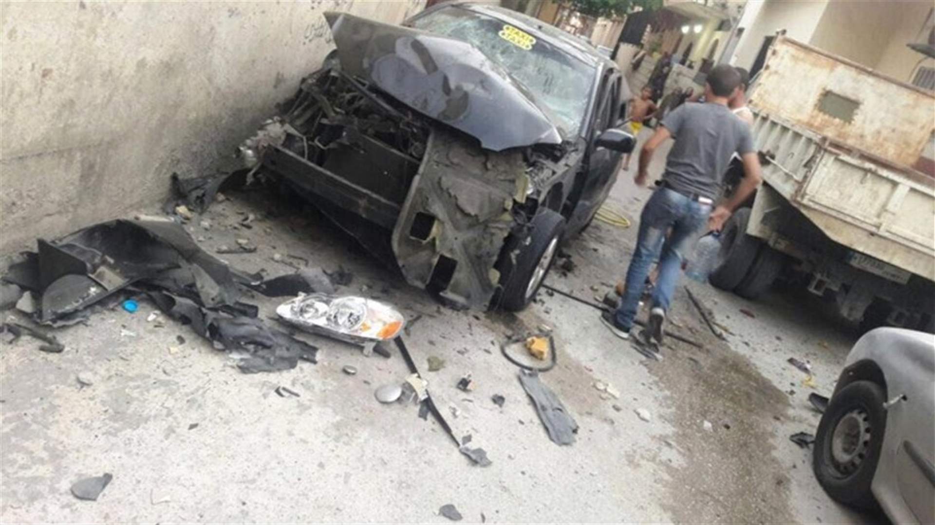بالصورة - استهداف سيارة في صور