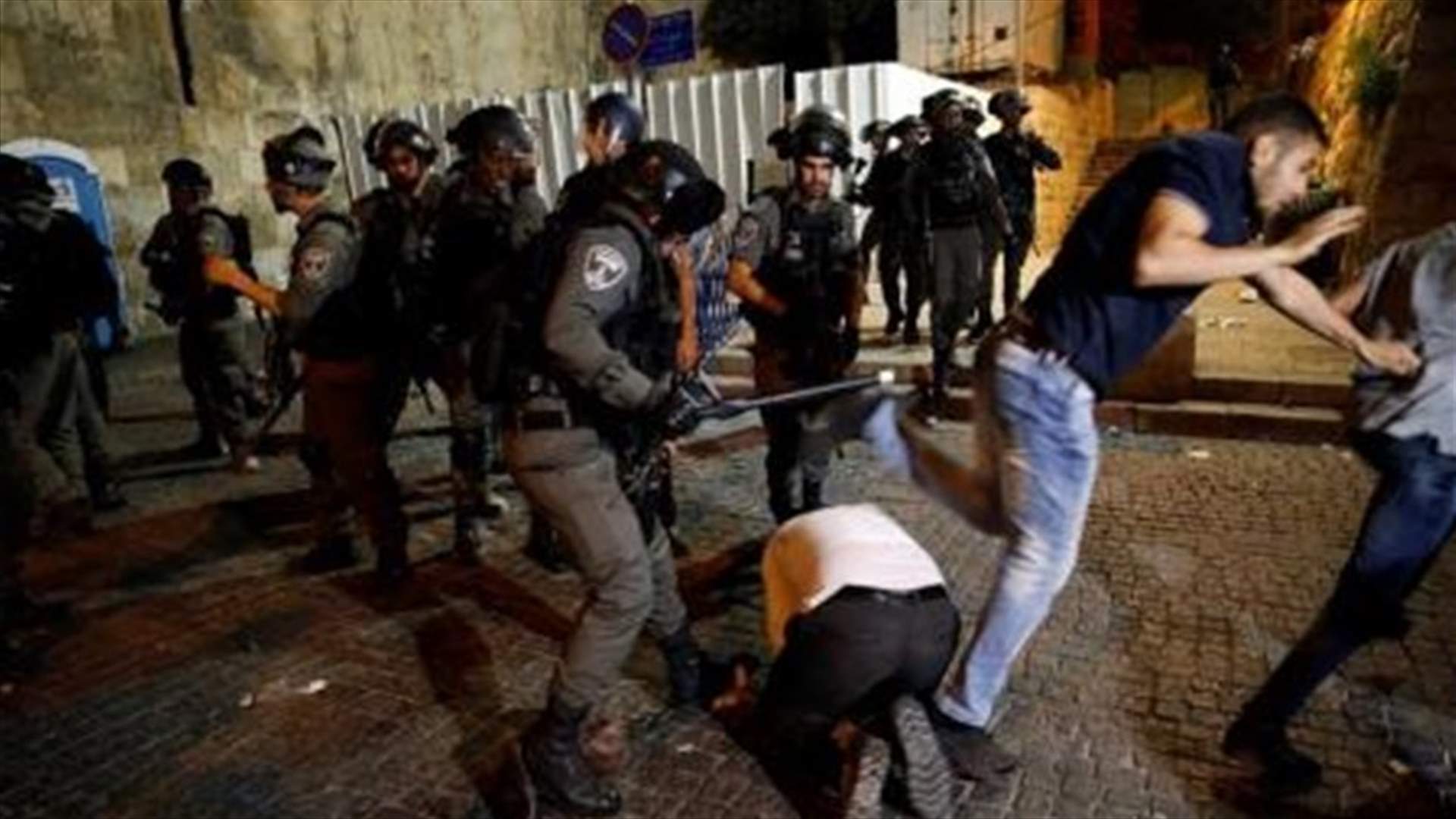 إصابة مصلين فلسطينيين في اشتباكات بالقدس