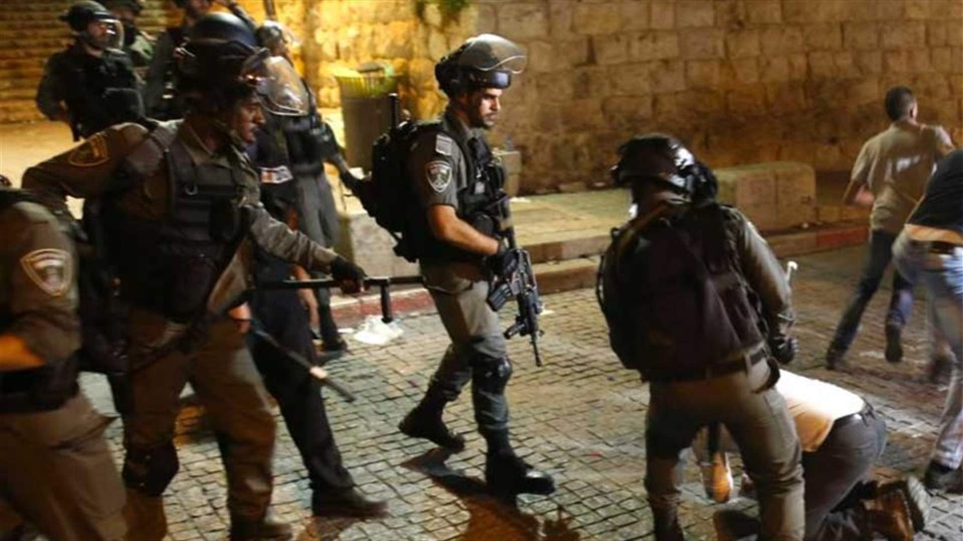 مصر تحذر من "تداعيات التصعيد" في الاقصى...وتطالب اسرائيل بوقف العنف