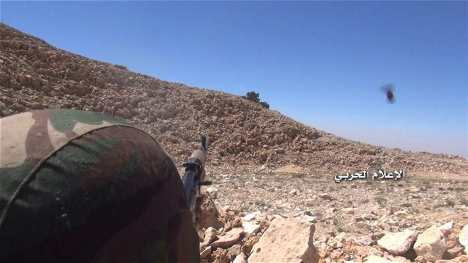 فرار ارهابيي "فتح الشام" بواسطة دراجات نارية في عرسال!