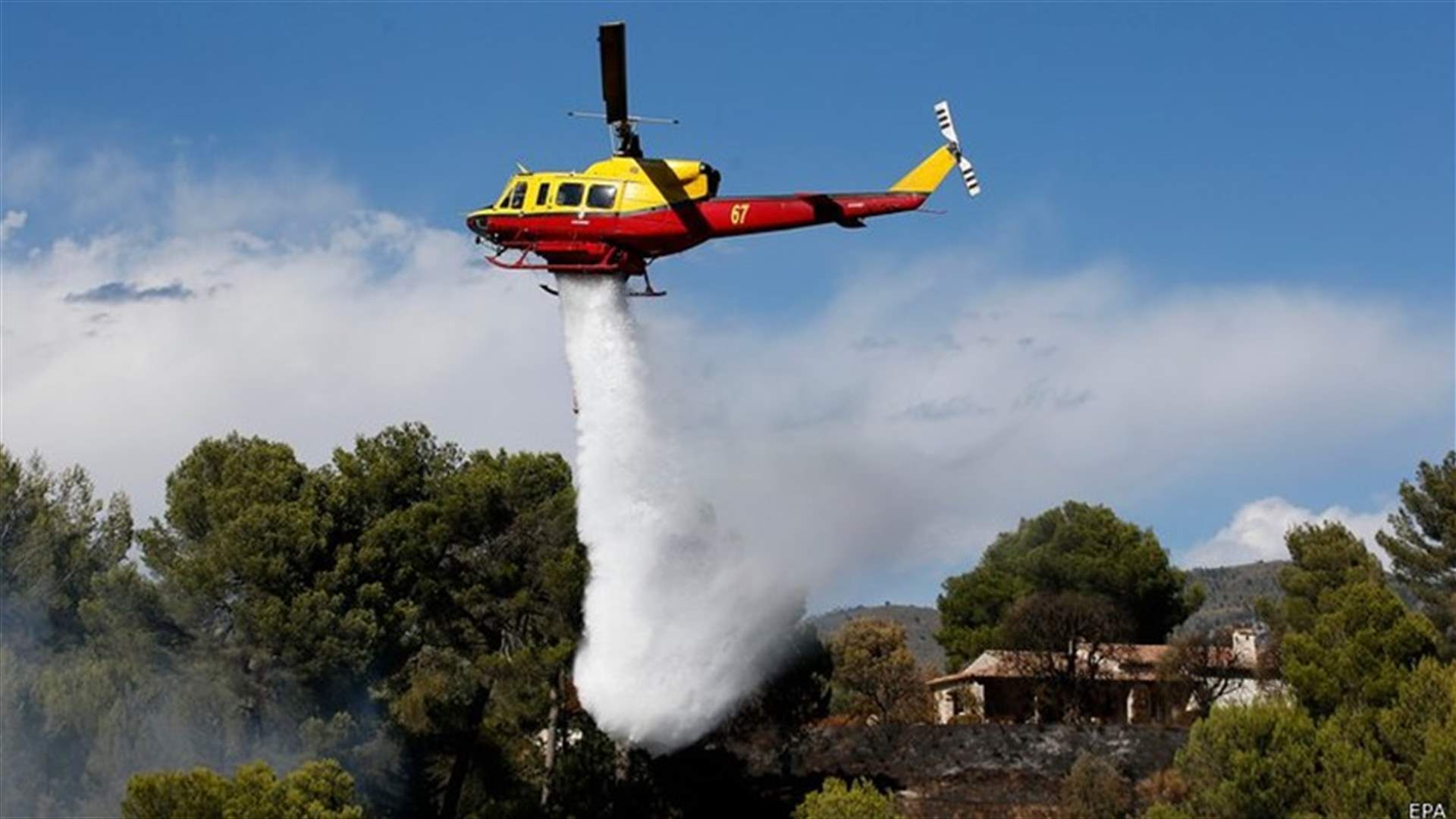 Wildfires prompt 10,000 evacuations on French Riviera