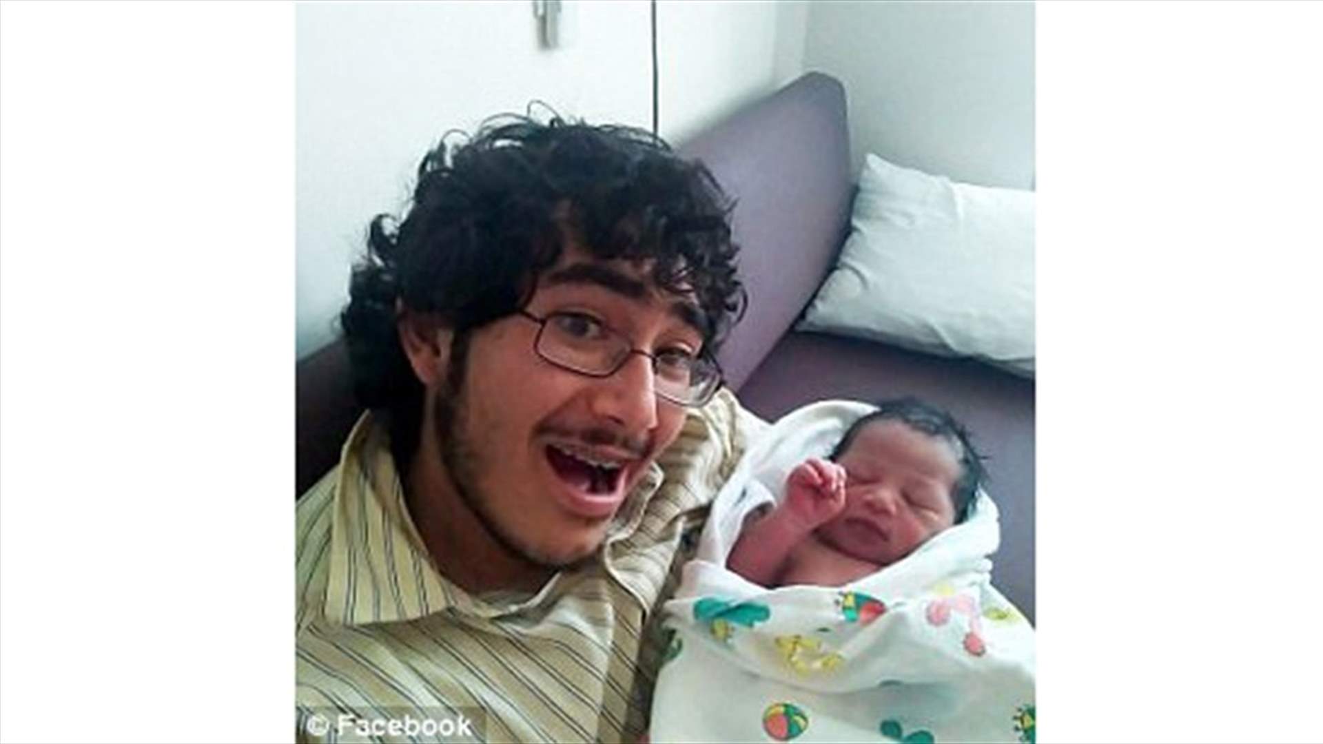 بالفيديو- ترجّل من السيارة وحمل ابنه الرضيع ثمّ أقدم على خطوة صادمة