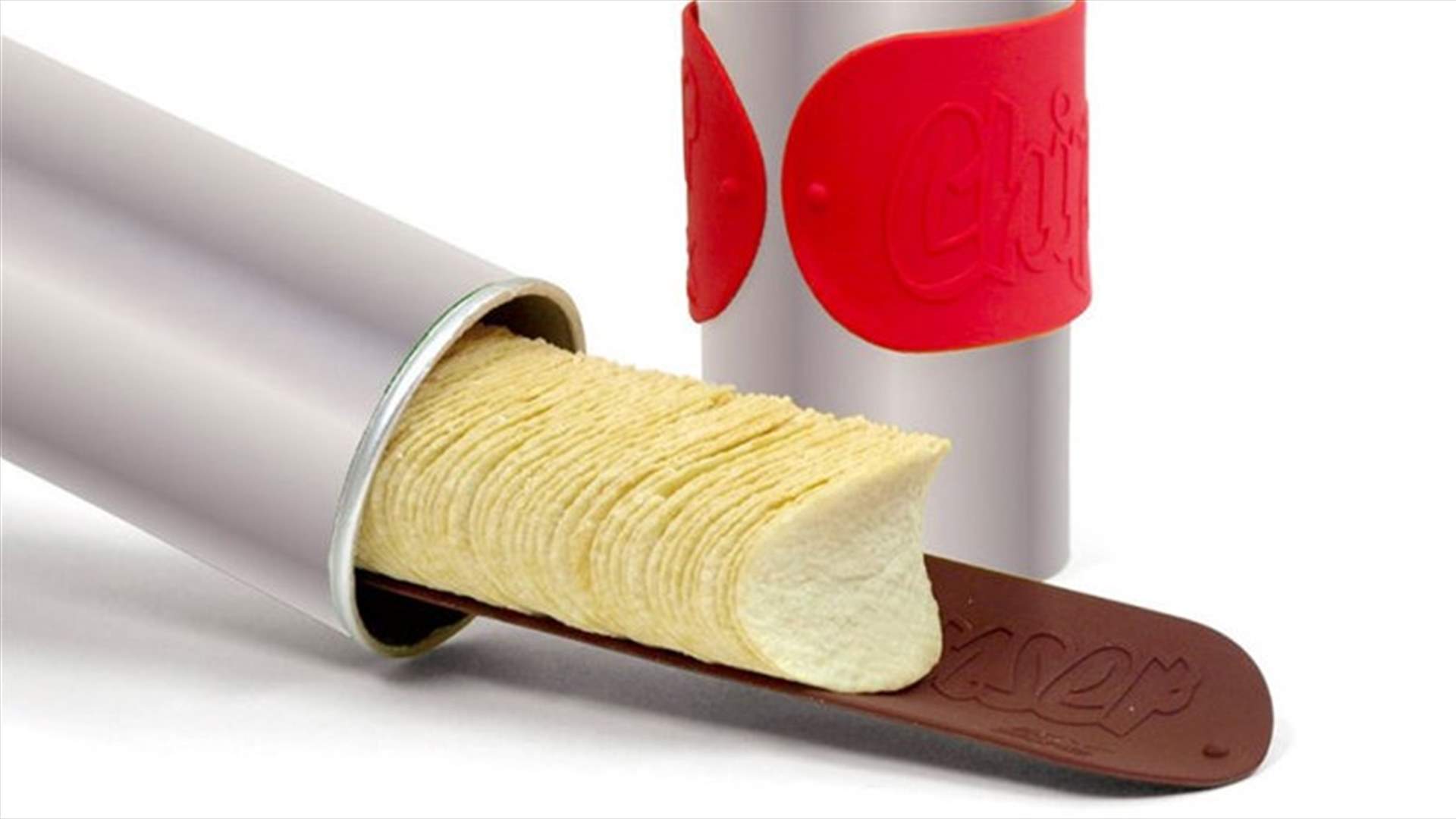 هذا ما حاول تهريبه داخل علب رقائق البطاطس...الصور ستصدمكم!