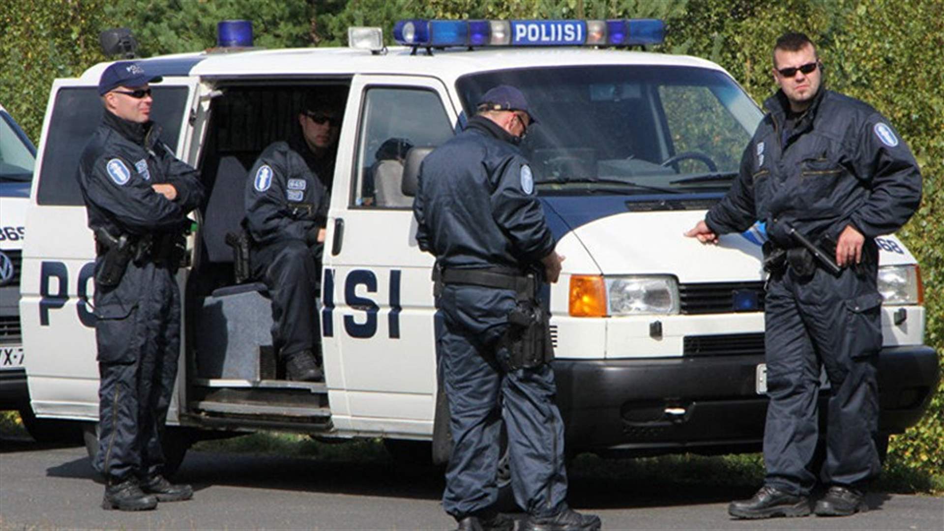 رجل يدهس بسيارته حشدا في هلسنكي ومقتل شخص