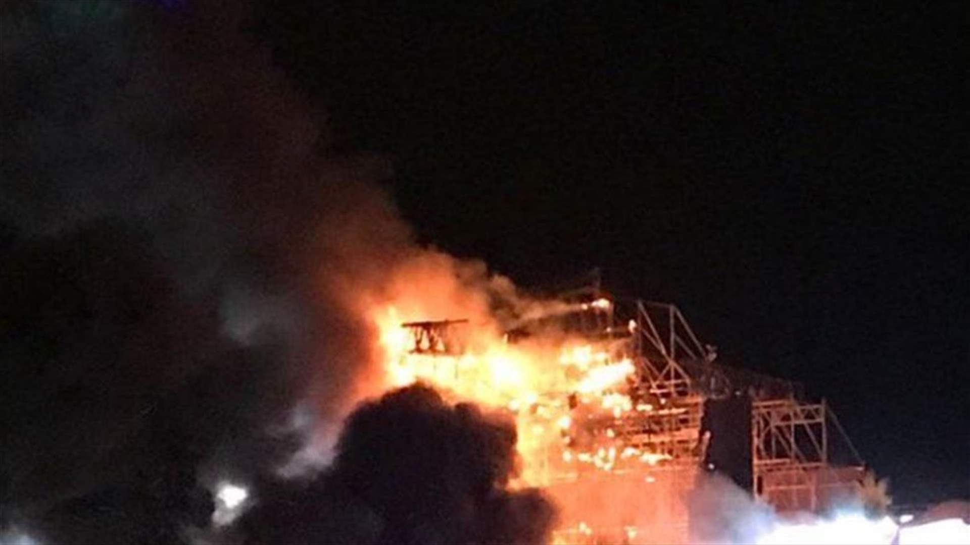 Thousands evacuated from Barcelona festival after stage fire