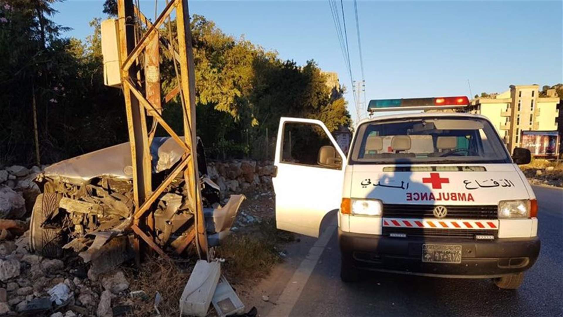جريح اثر حادث سير في فيطرون
