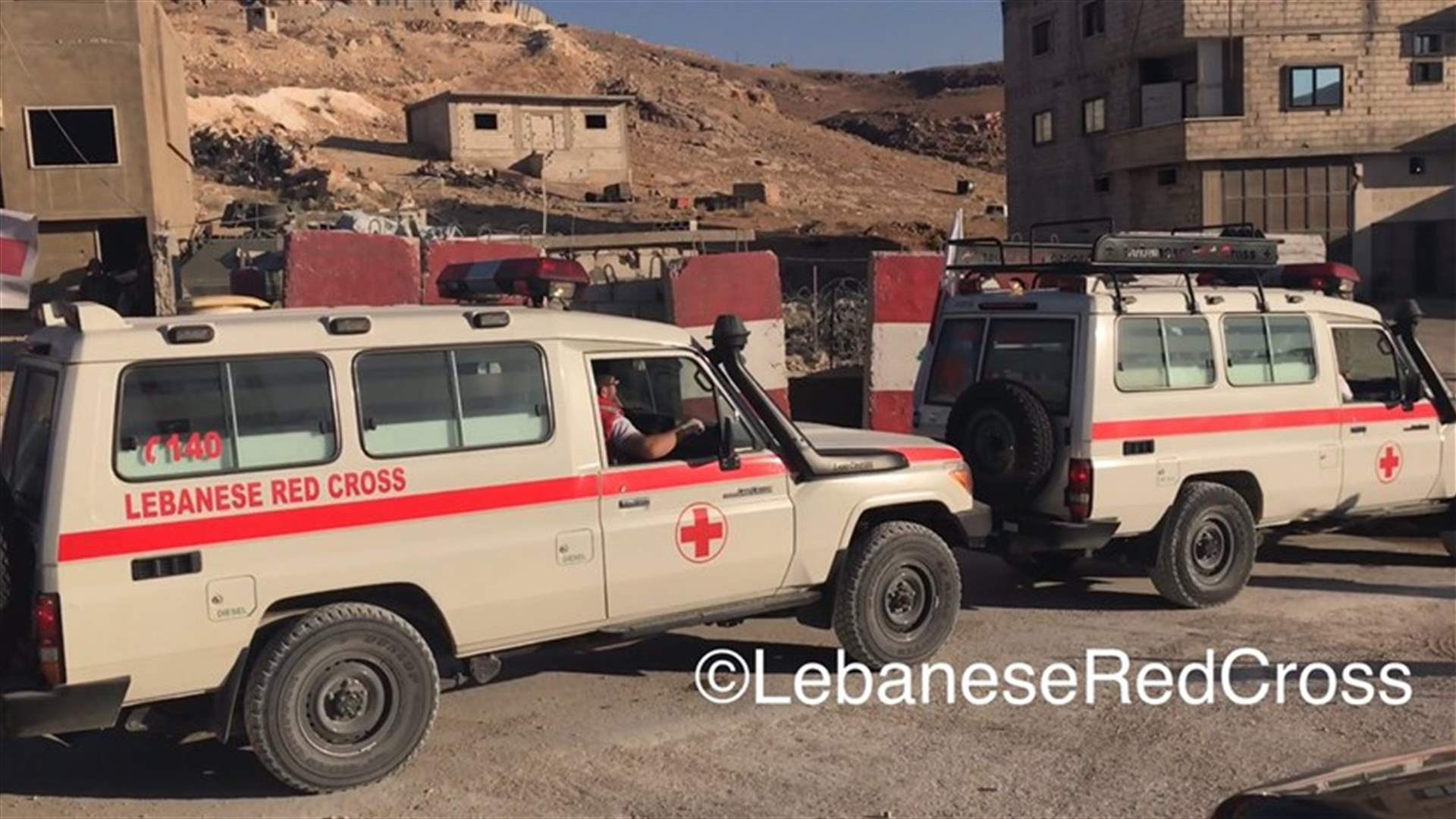 هذا هو عدد مسعفي "الصليب الأحمر" الذين شاركوا بعملية التبادل في عرسال
