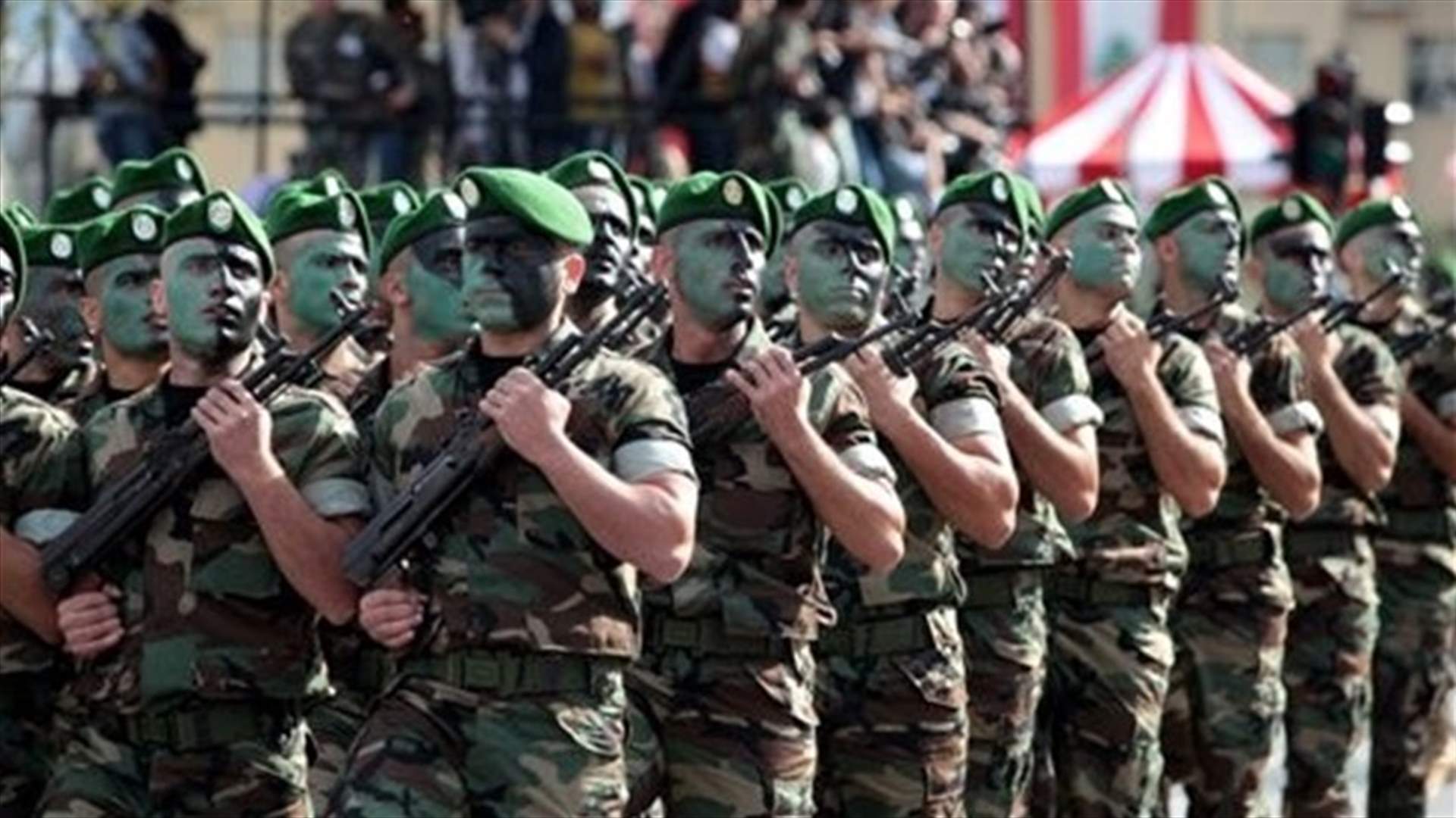 بالصورة - طابع بريدي جديد لمناسبة عيد الجيش