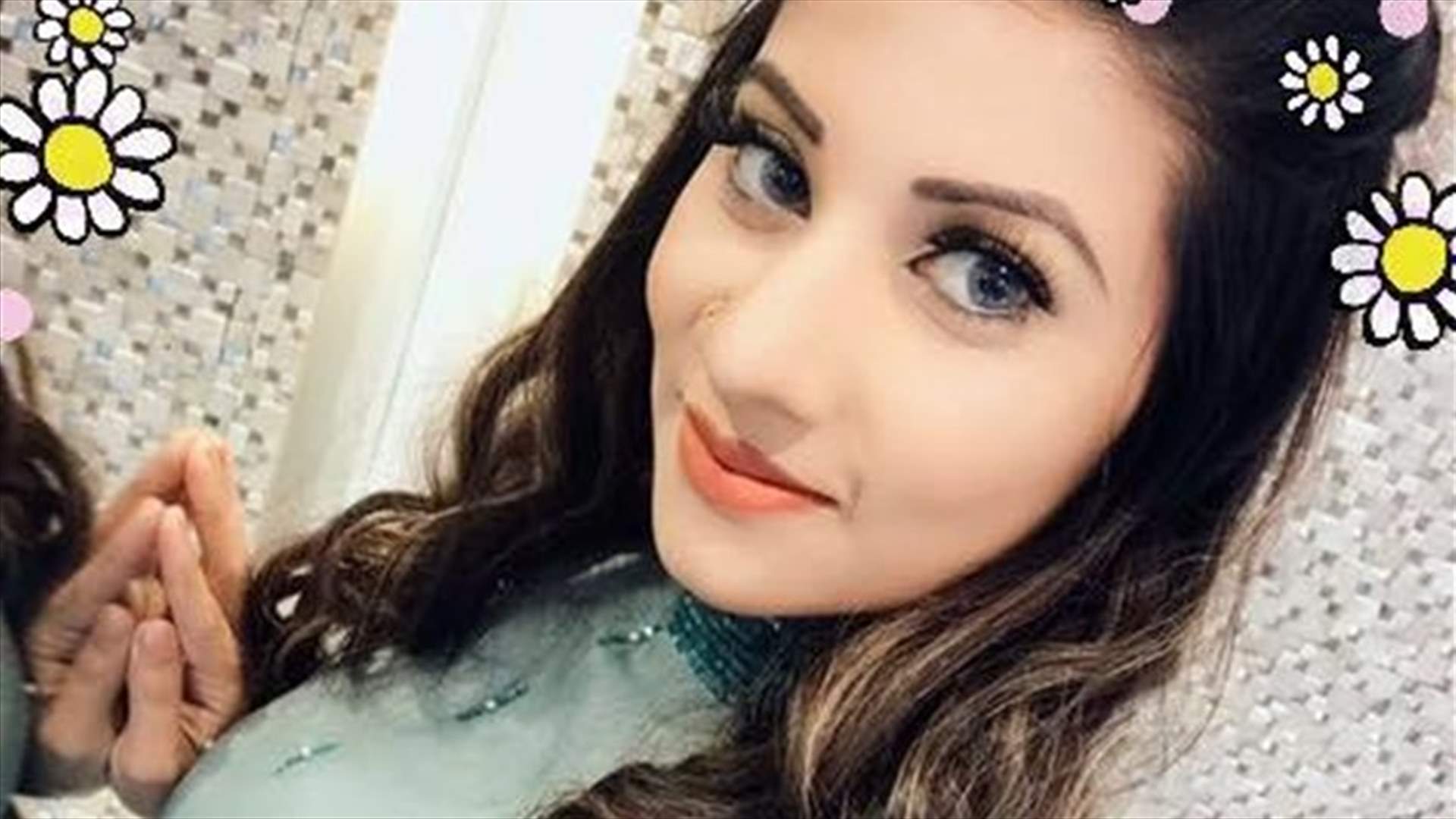عارضة أزياء تشنق نفسها أثناء مكالمة فيديو مع زوجها