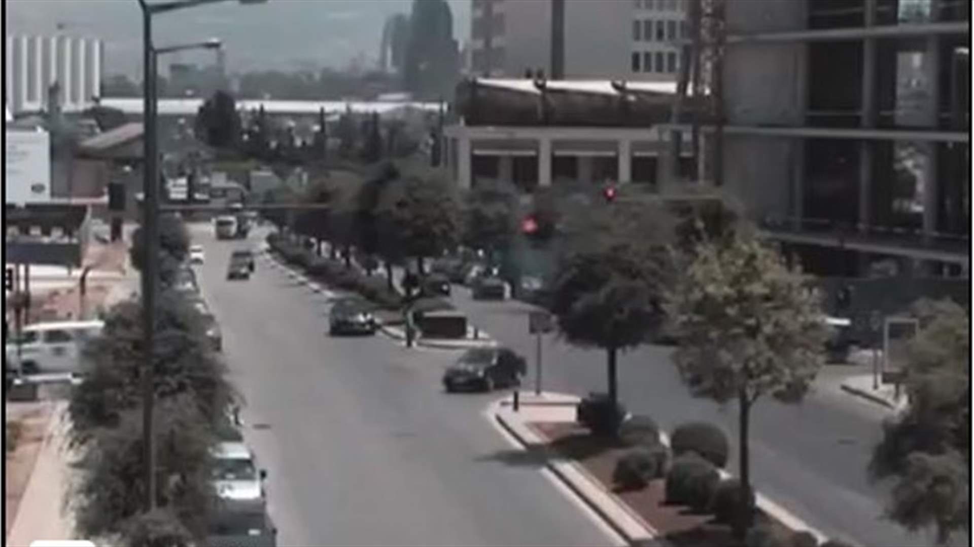 بالفيديو - فقد السيطرة على سيارته في بيروت...وهكذا استقرّت!