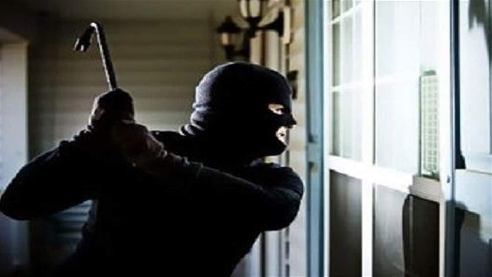سرقة صندوق كنيسة مار شربل في دير الأحمر
