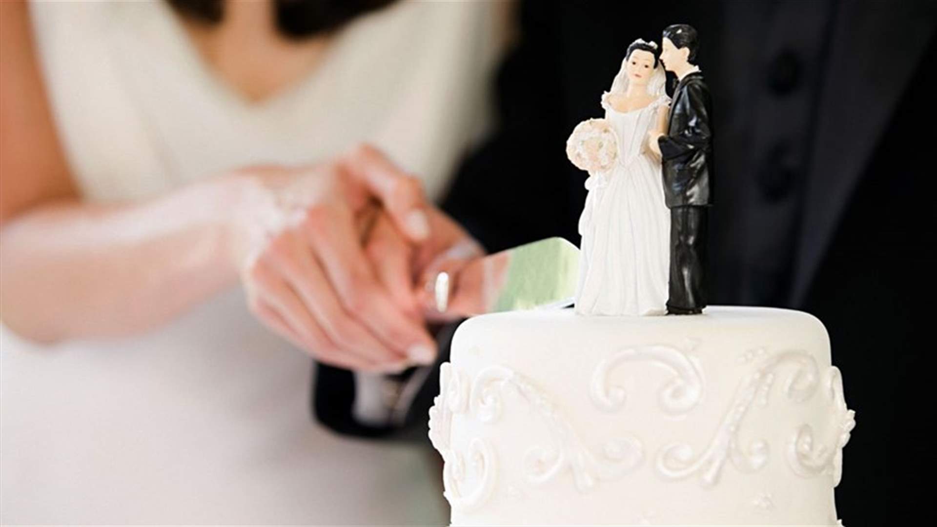 بالفيديو - عروسان لبنانيان يتزوجان في ملبورن ويثيران الضجة بما فعلاه يوم الزفاف!