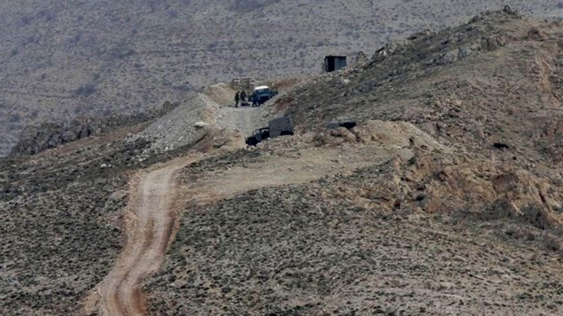 الجيش يقصف داعش