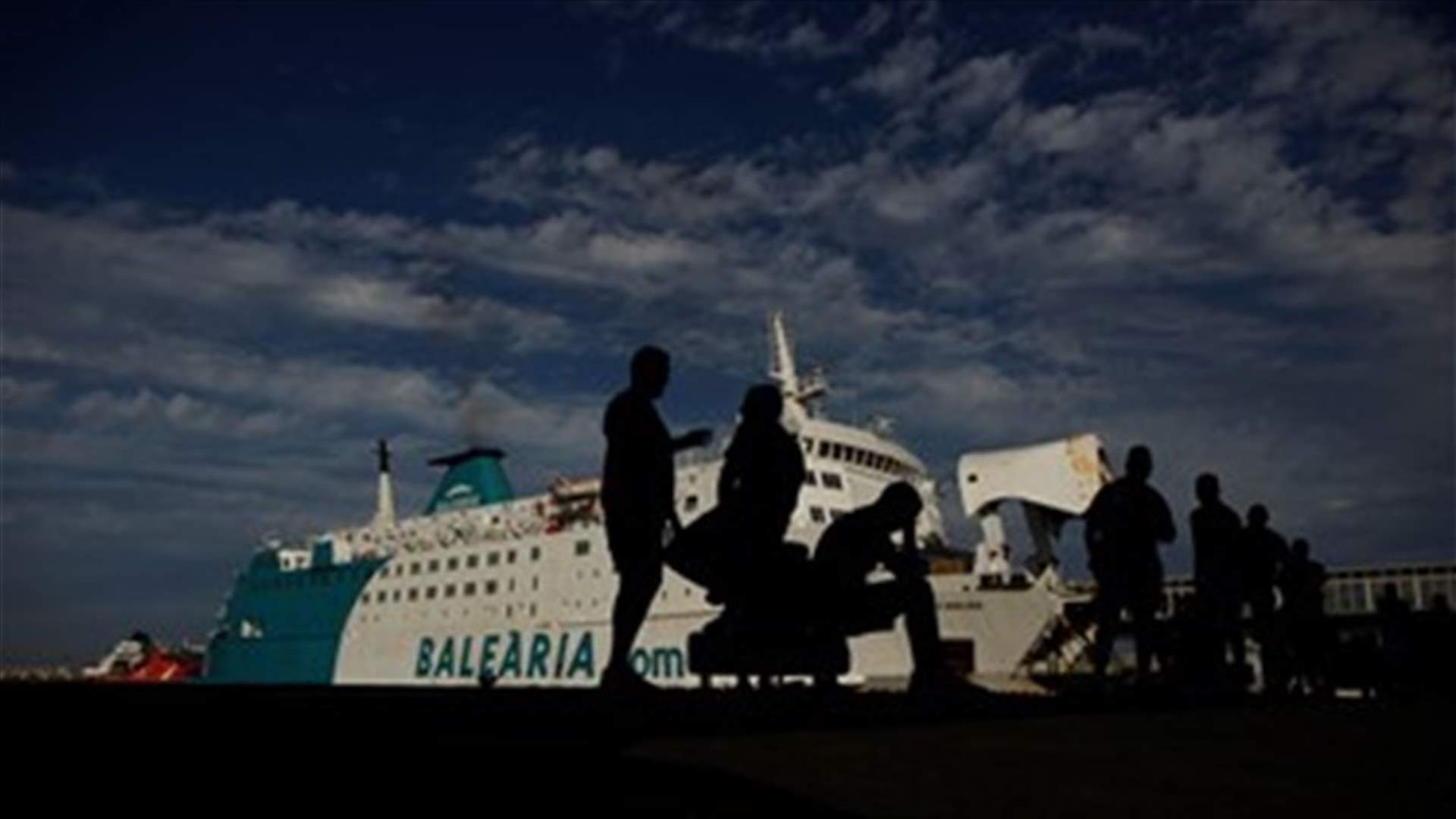 Over 300 migrants rescued off Spanish coast