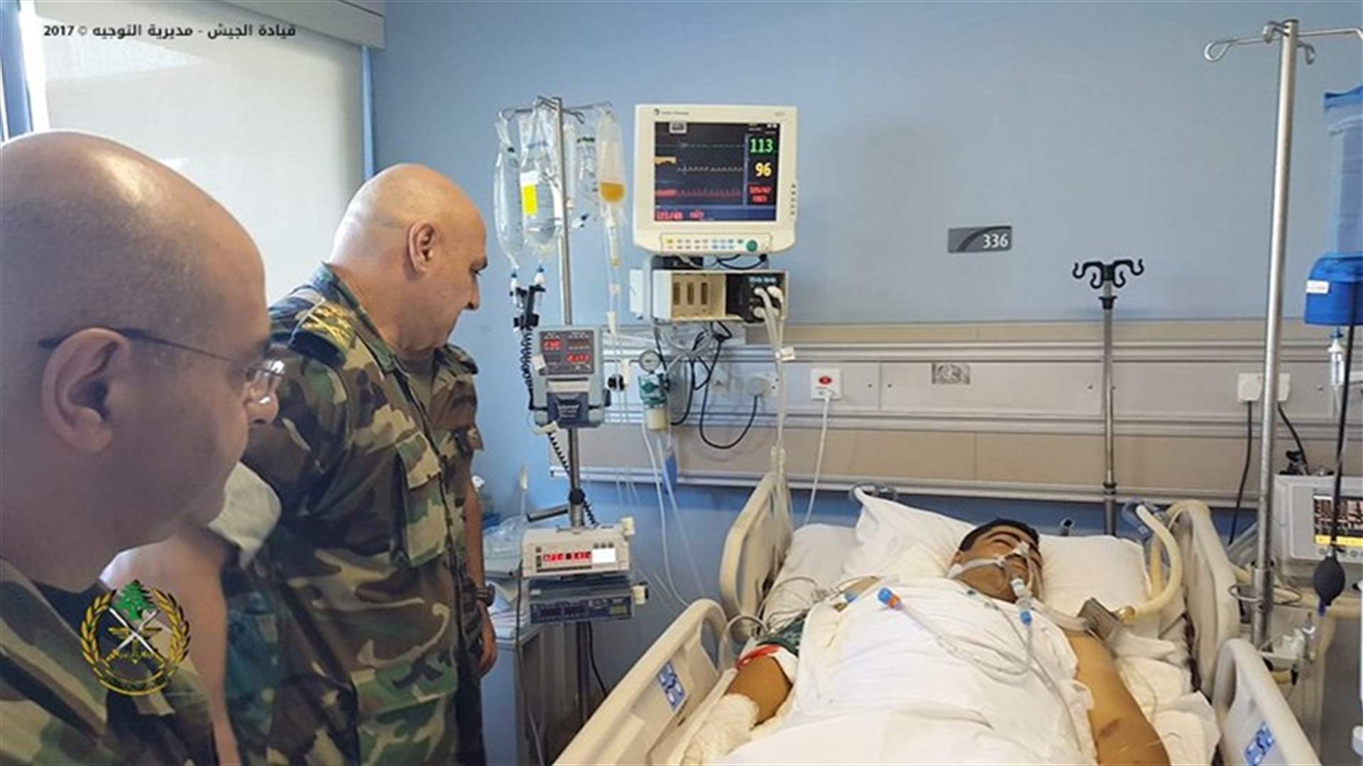 بالصور- قائد الجيش يتفقد العسكريين الجرحى