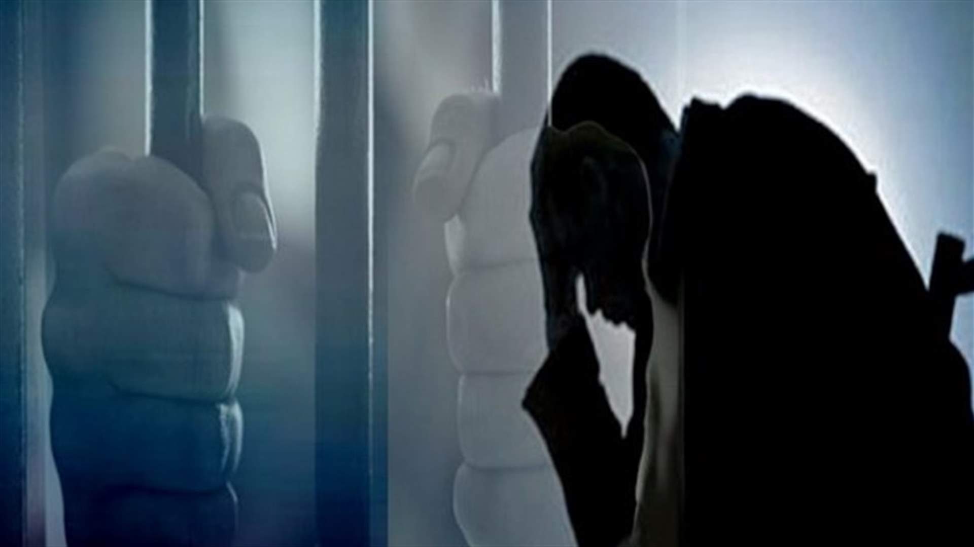 ثلاثة خليجيين وراء القضبان... والسبب "فيديو اغتصاب"