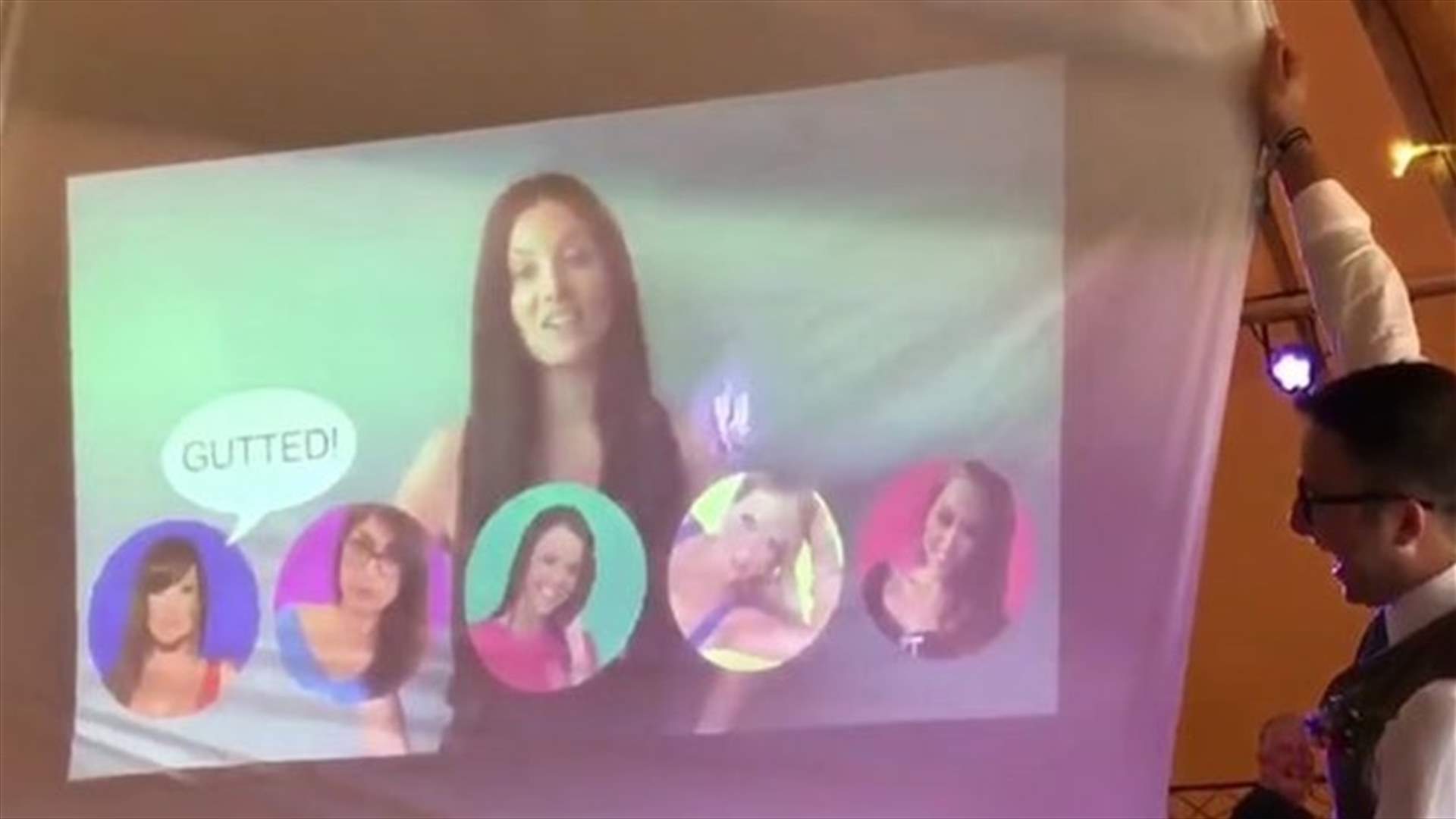 بالفيديو - الإشبين يُحرج العريس في حفل زفافه... ما السرّ الذي كشفه للمدعوين؟