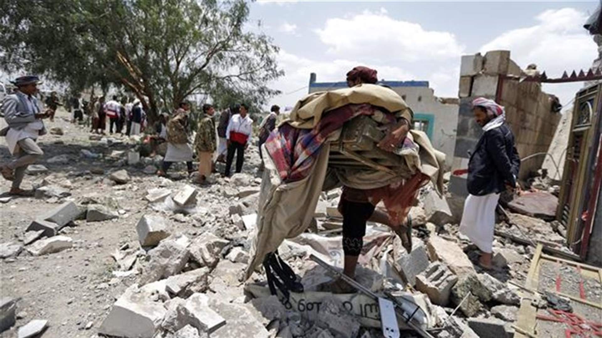 Warplanes hit Yemen capital, casualties include children - witnesses