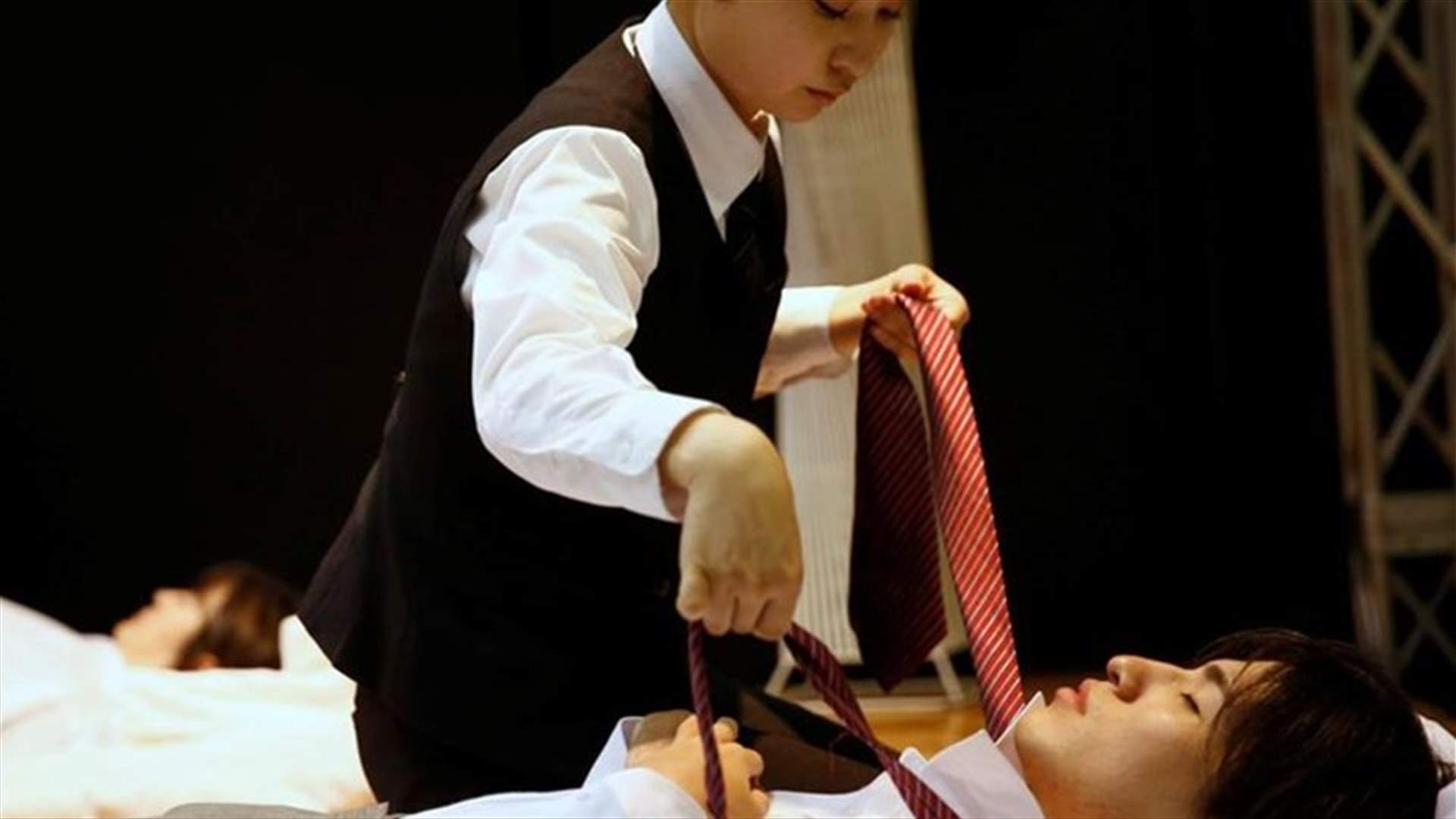Drop-Dead Beautiful: Japan Undertakers Tested On How To Dress A Corpse