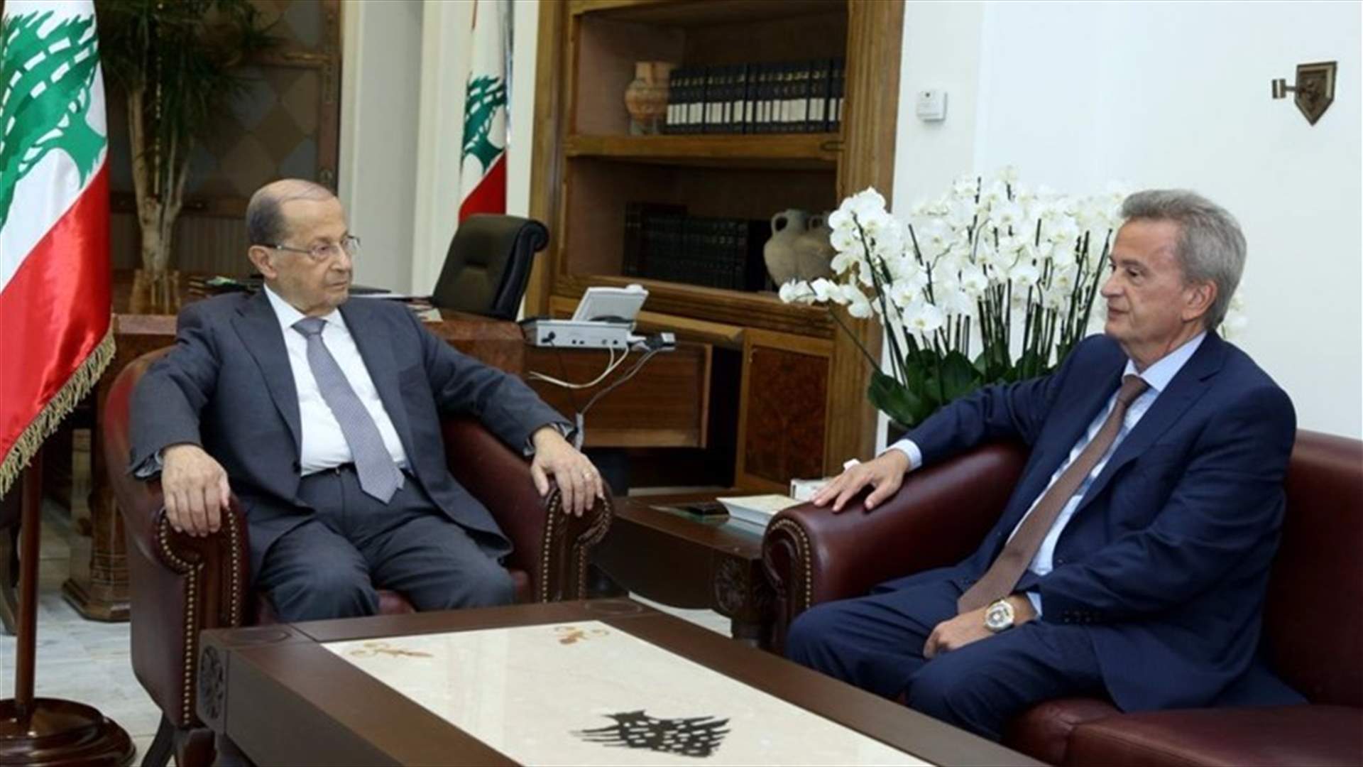 Riad Salameh meets with Aoun in Baabda